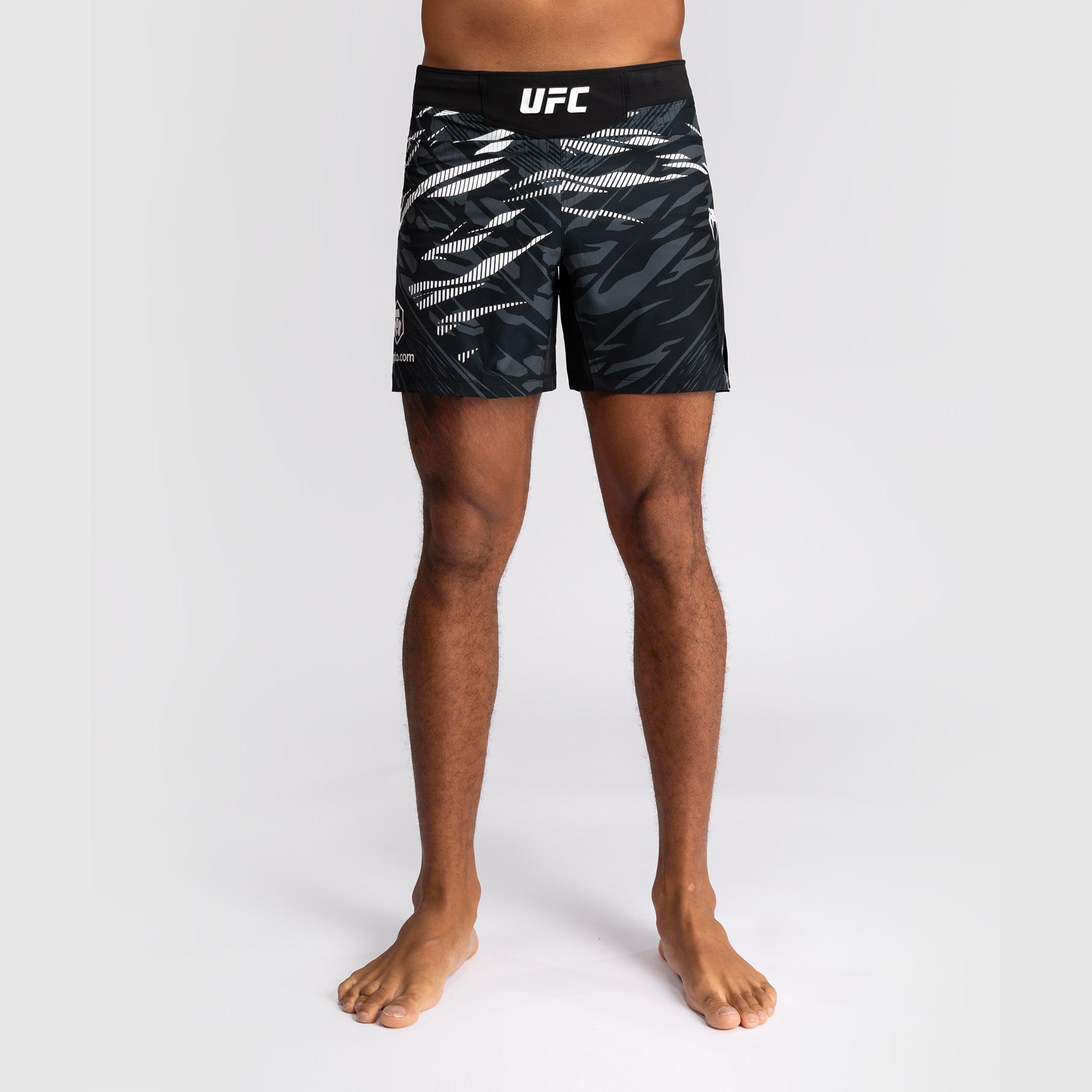 ufc-fusion-by-venum-authentic-fight-night-fight-short-short-fit-schwarz image 2
