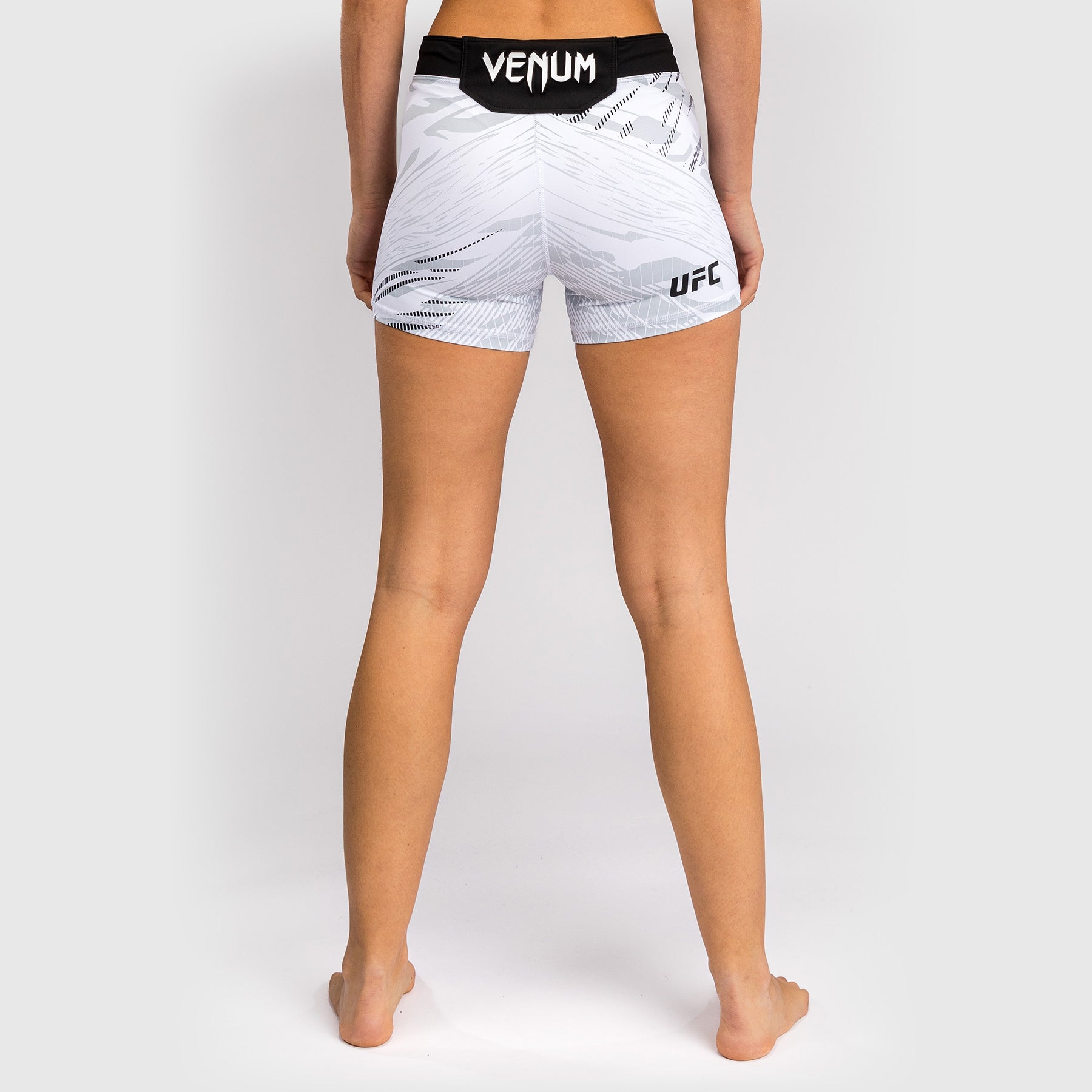 ufc-fusion-by-venum-authentic-fight-night-vale-tudo-short-damen-weiss-short-fit image 3