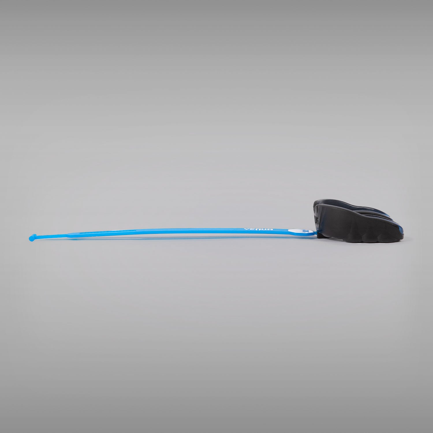 venum-challenger-mundschutz-mit-ohne-riemen-schwarz-blau image 5