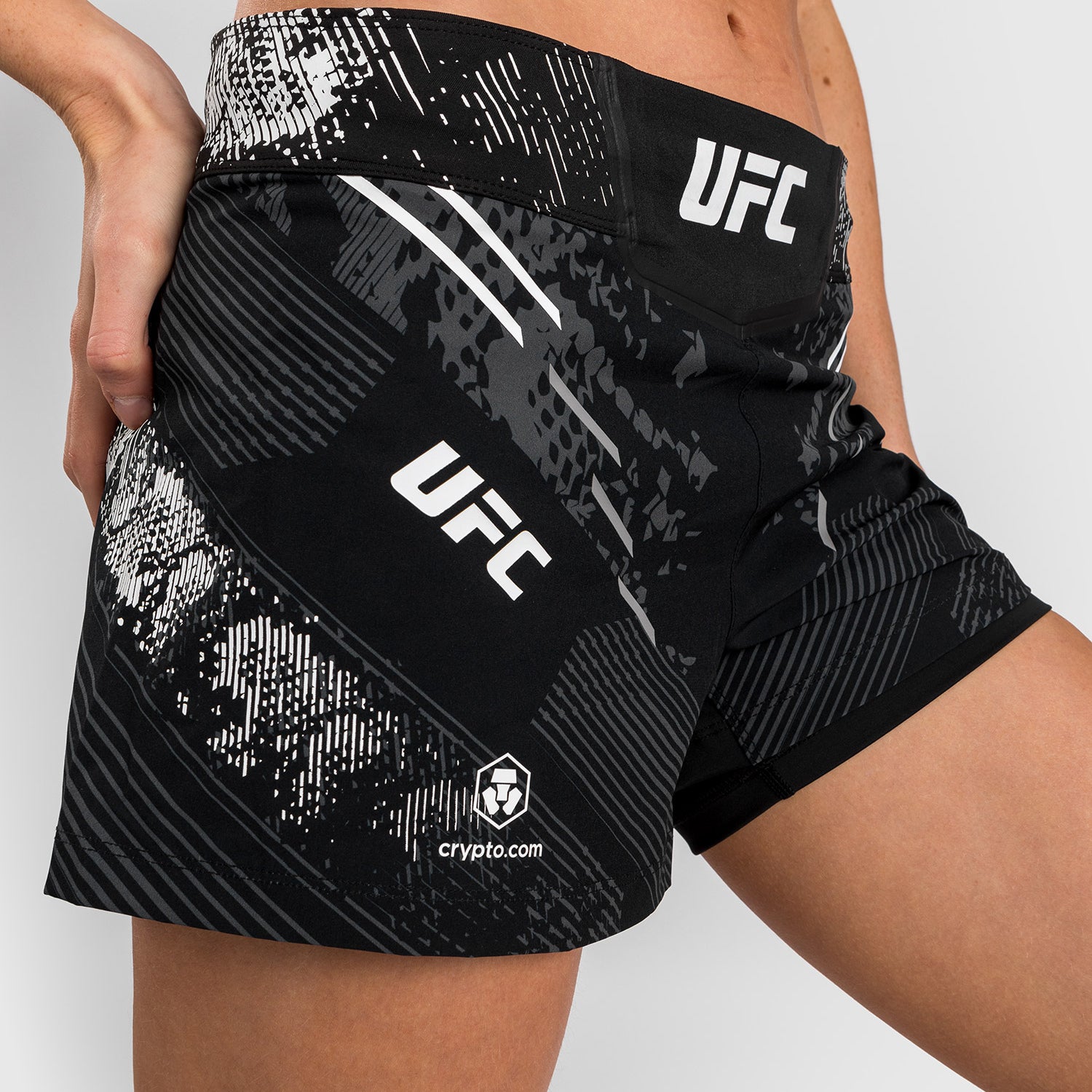ufc-adrenaline-by-venum-authentic-fight-night-damen-fight-short-schwarz-personal image 8