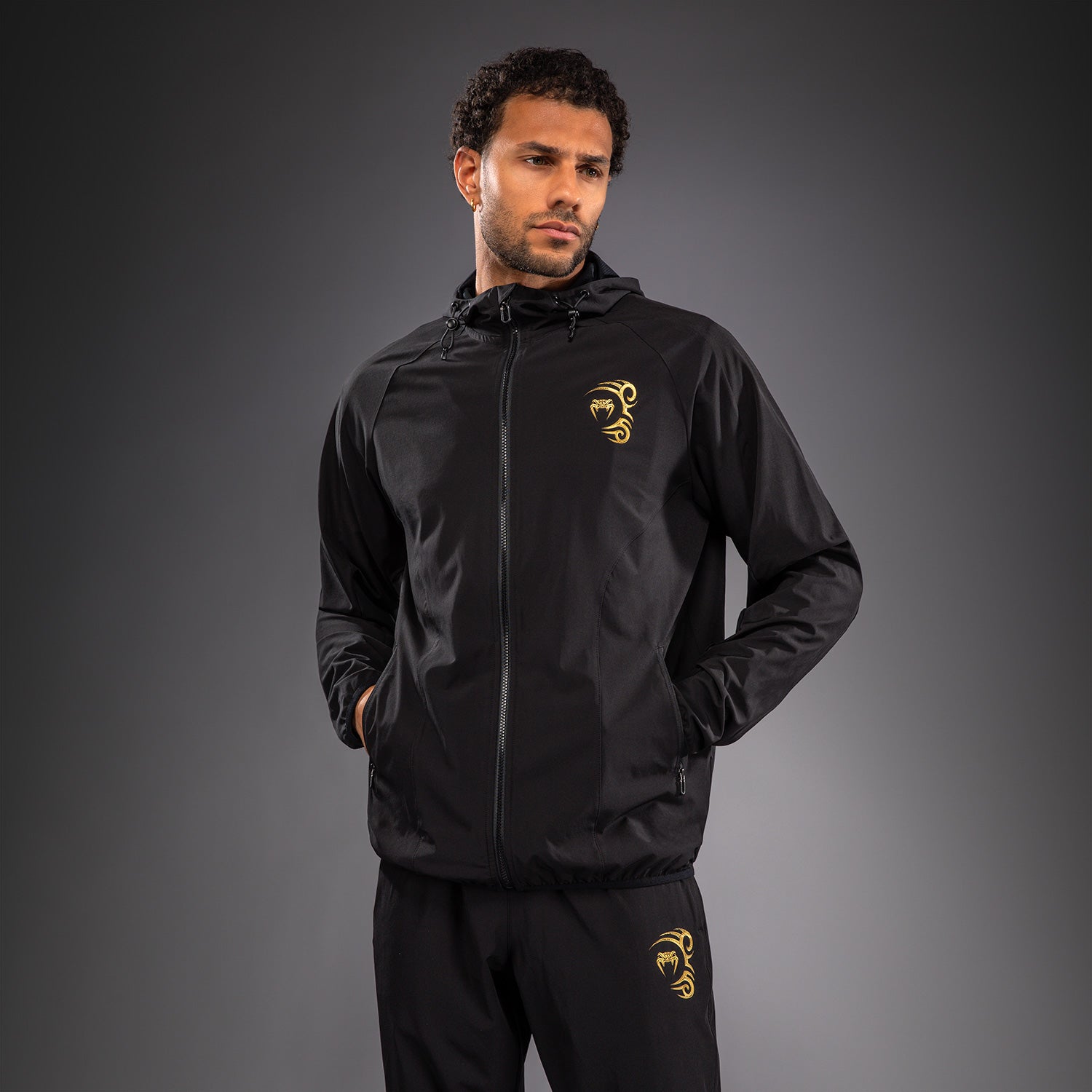 venum-x-mike-tyson-tiger-trainingsjacke-herren-schwarz-gold image 2