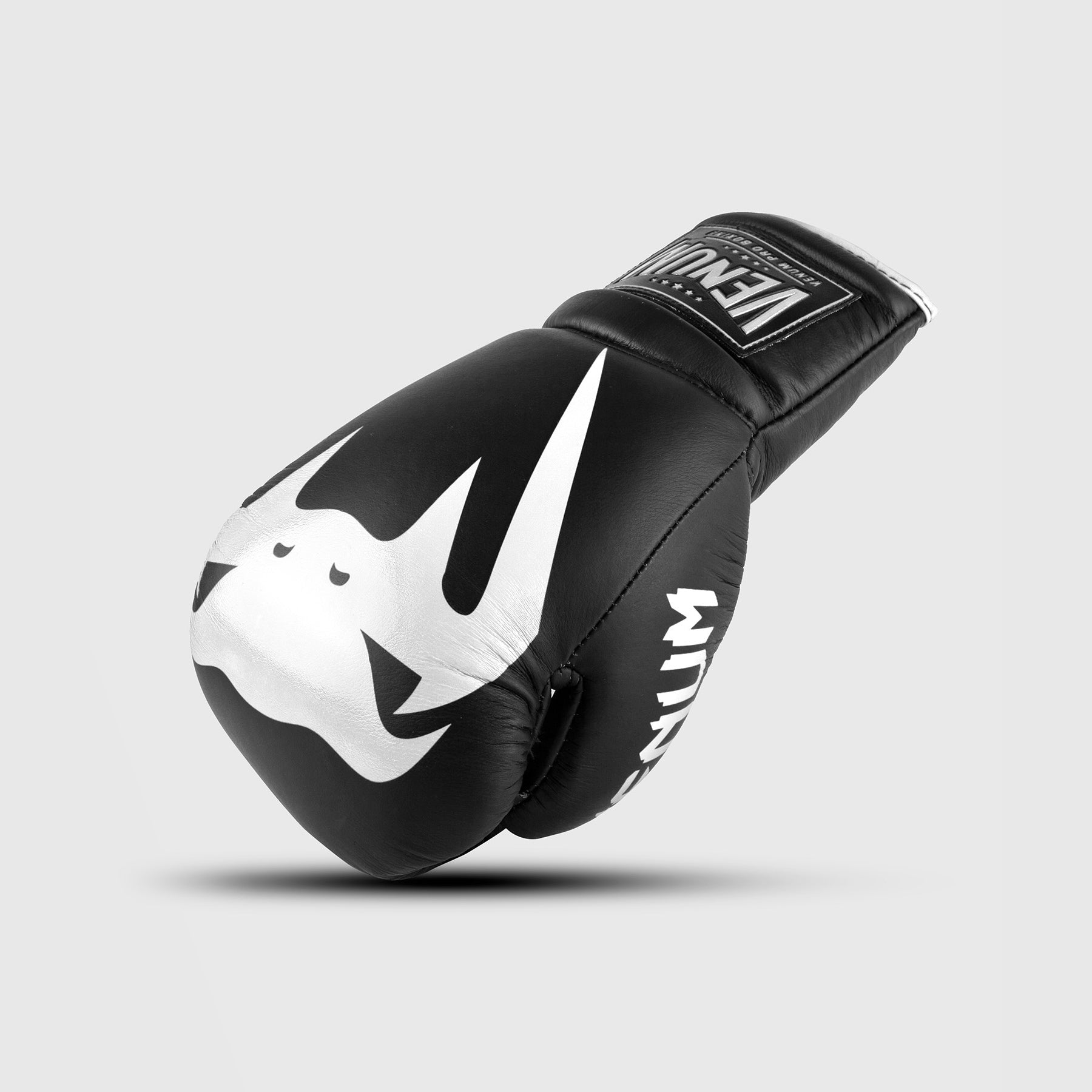 venum-giant-2-0-professionelle-boxhandschuhe-mit-schn-rung-schwarz-wei image 8