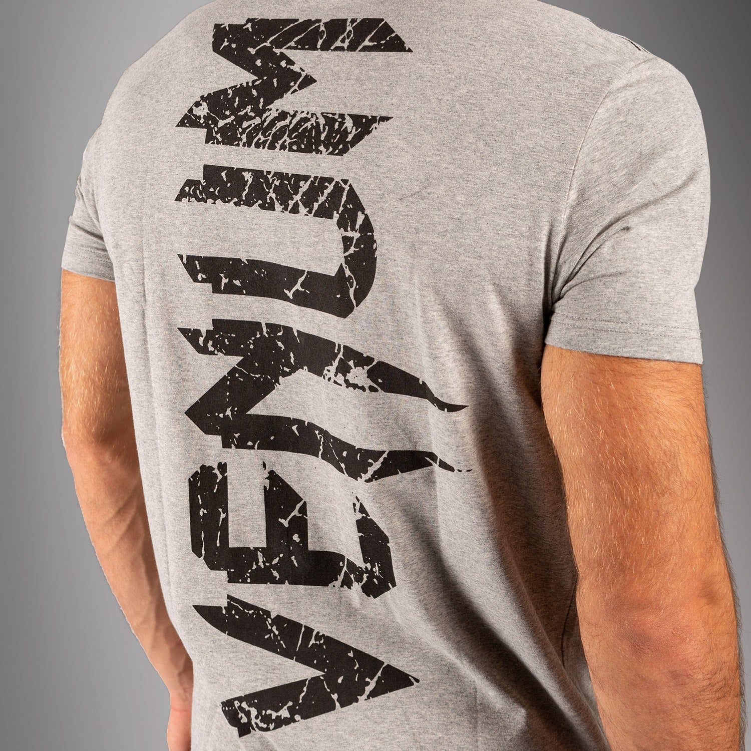 venum-giant-t-shirt-grau-schwarz-herren image 5