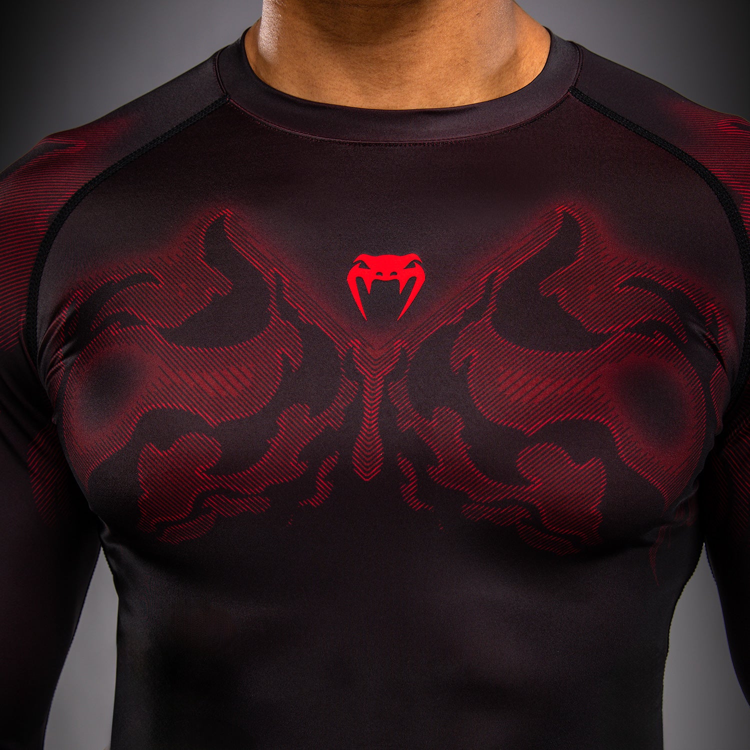 venum-spectre-langarm-rashguard-schwarz-rot image 6