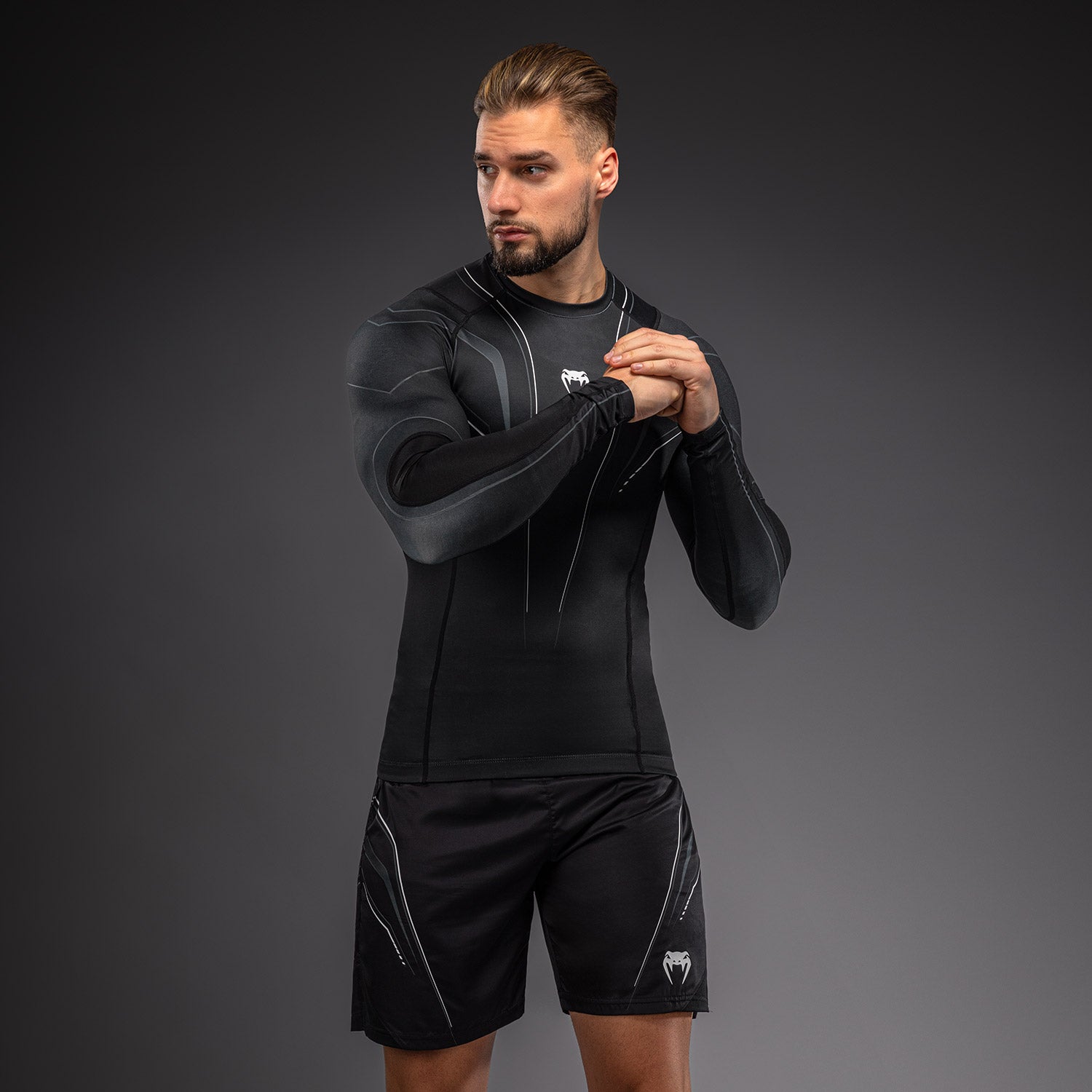 venum-streamline-langarm-rashguard-schwarz-wei image 1