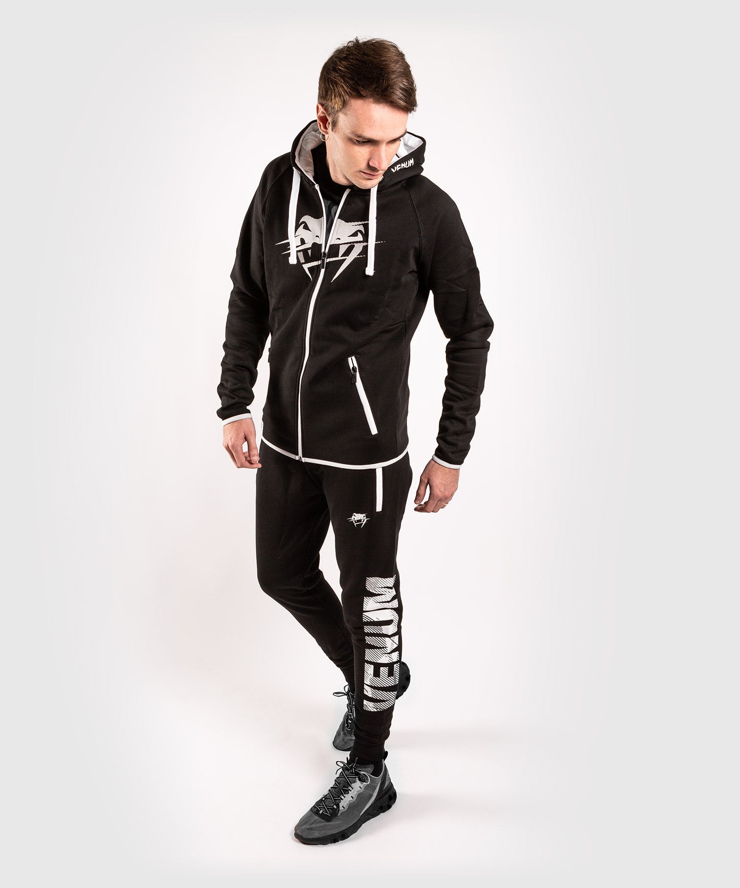 venum-giant-jogginghose-slim-fit-schwarz-wei image 6