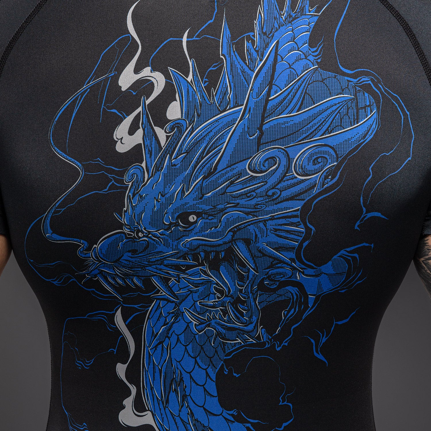 venum-thunder-dragon-kurzarm-rashguard-herren-schwarz-k-nigsblau image 5