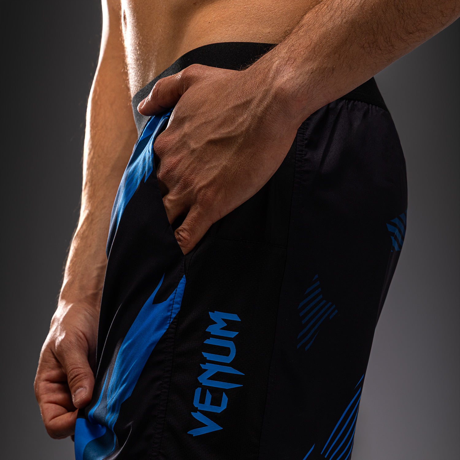 venum-no-gi-6-0-trainingsshorts-2-in-1-schwarz-blau image 6