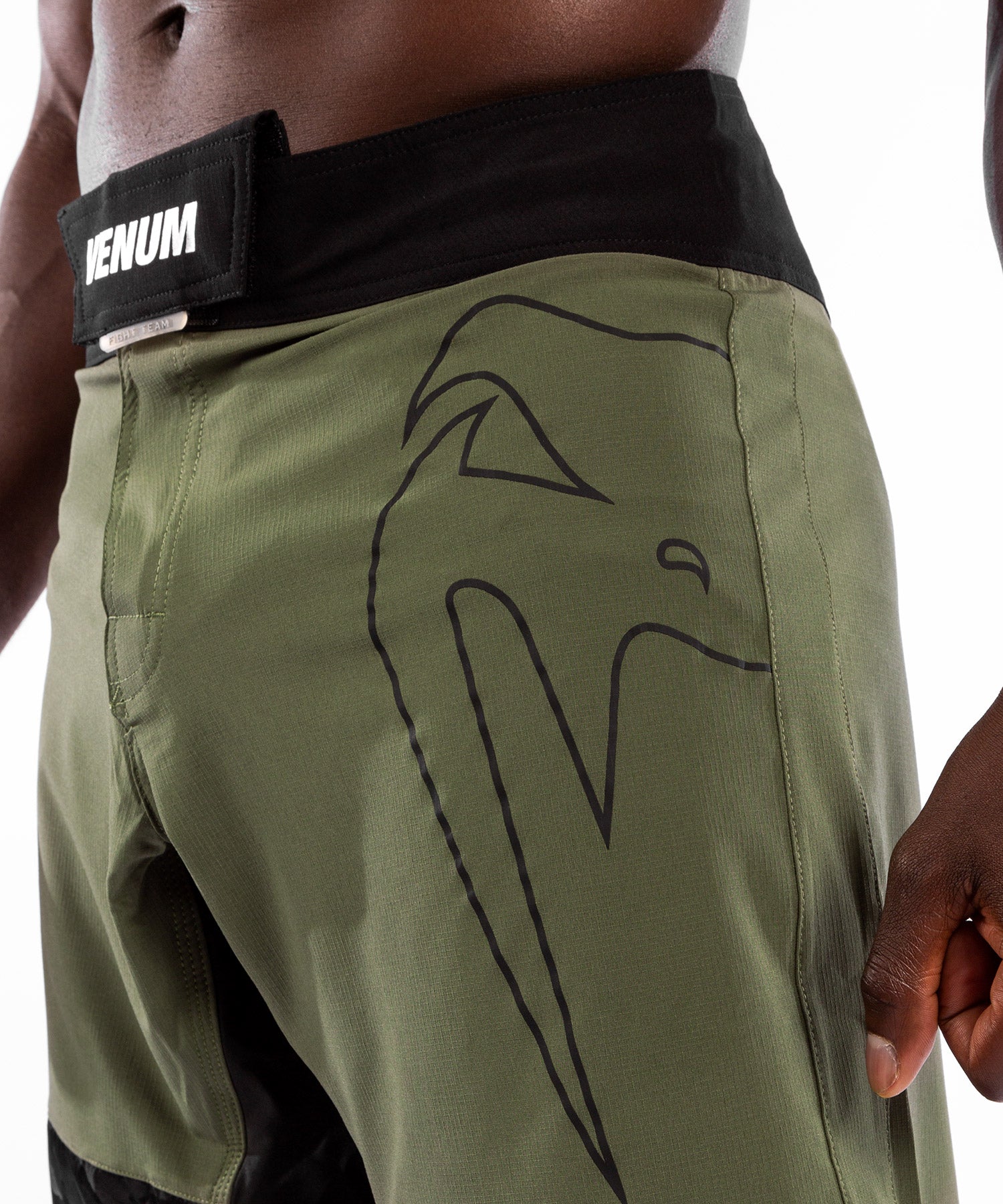 venum-light-4-0-fightshorts-khaki-silber image 5