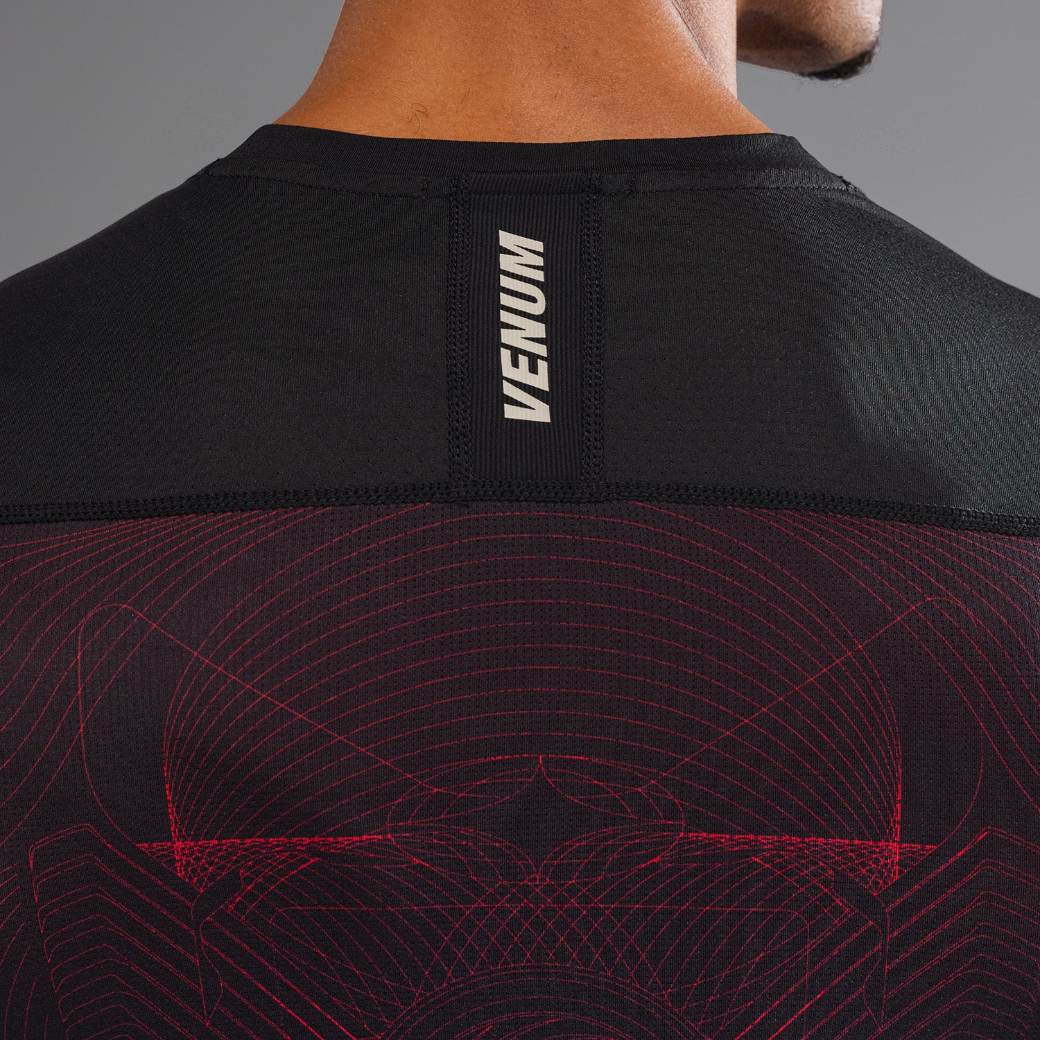 venum-g-fit-air-herren-langarm-rashguard-tiefschwarz-feuerrot image 6