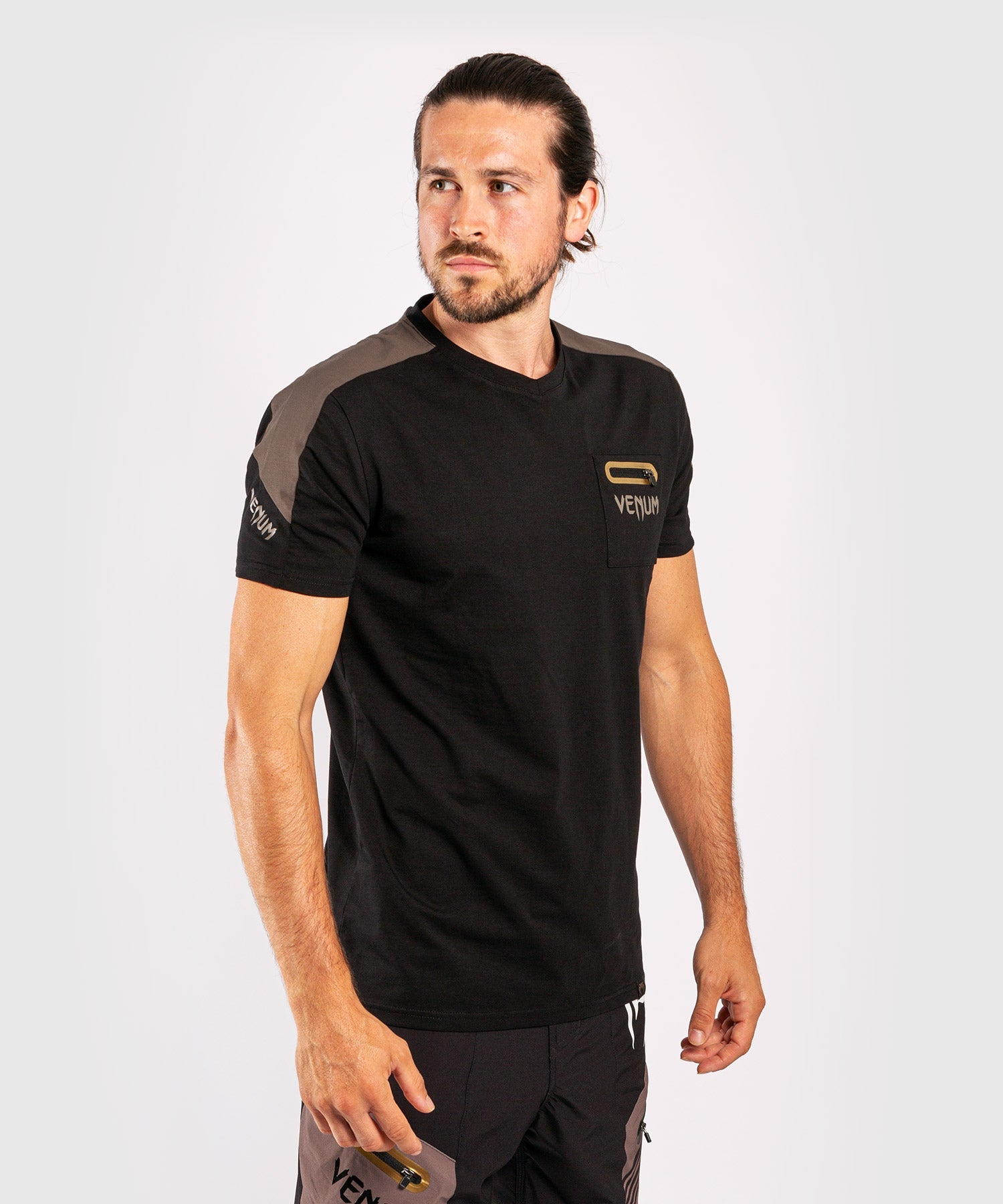 venum-cargo-t-shirt-herren-schwarz-grau image 3
