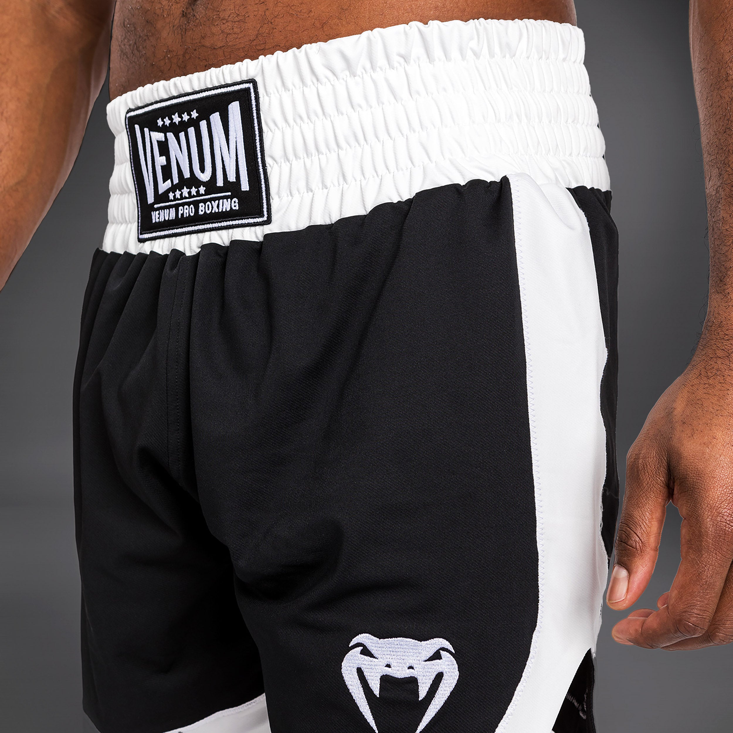 venum-classic-boxing-shorts-boxshorts-herren-schwarz-wei image 6