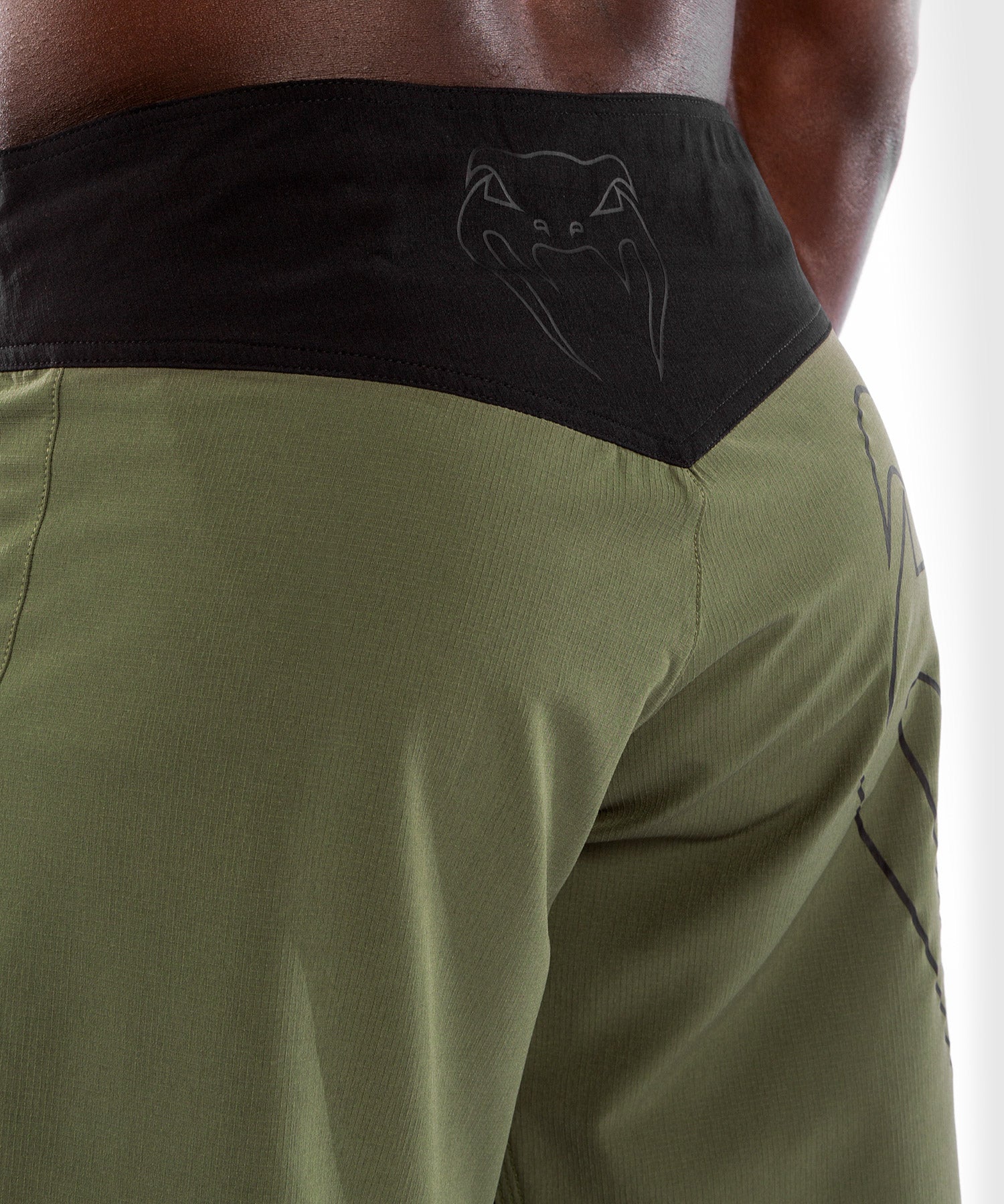 venum-light-4-0-fightshorts-khaki-silber image 8