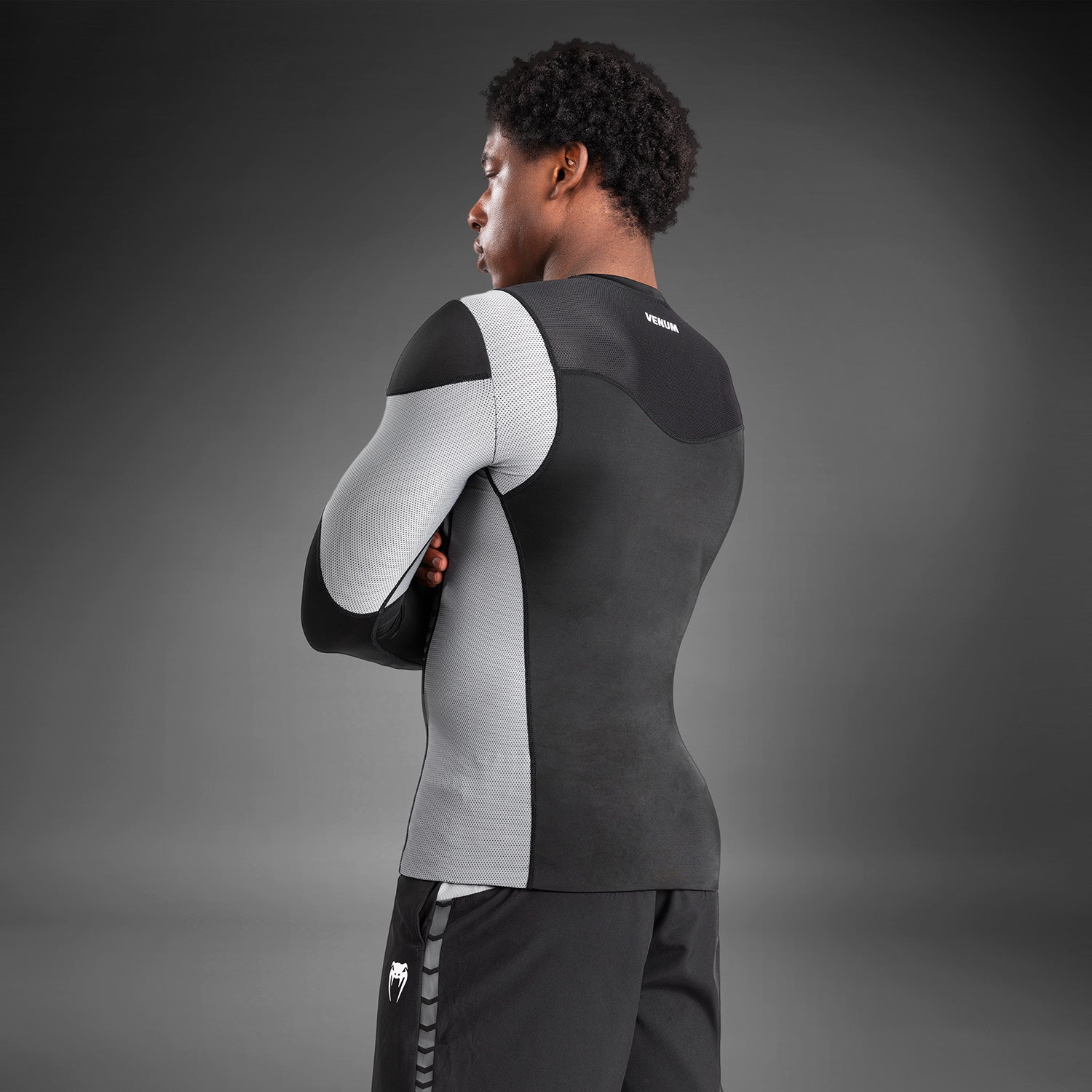 venum-tempest-langarm-rashguard-schwarz-grau-herren image 2