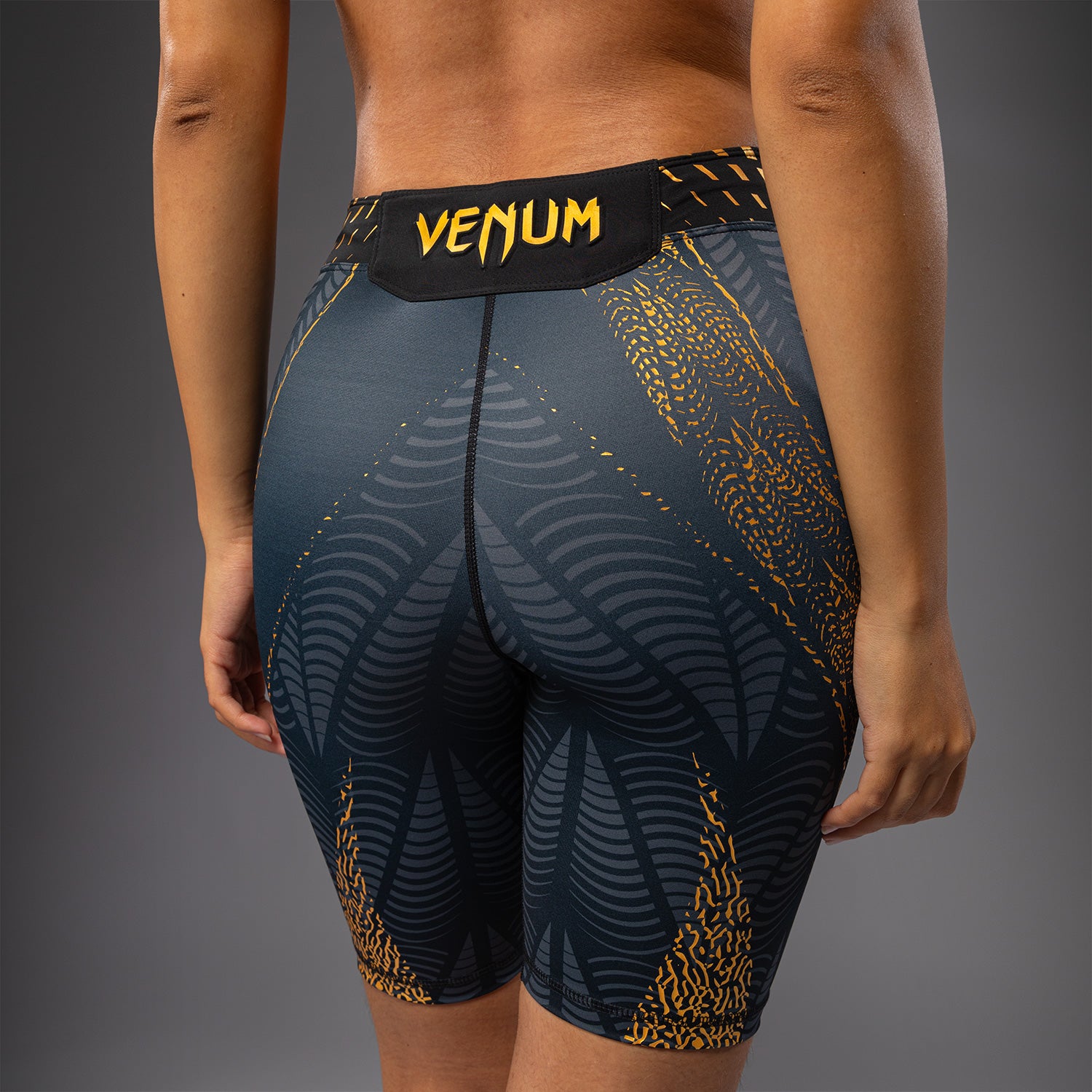 ufc-zenith-by-venum-authentic-fight-night-vale-tudo-short-lang-damen-champion-sc image 7