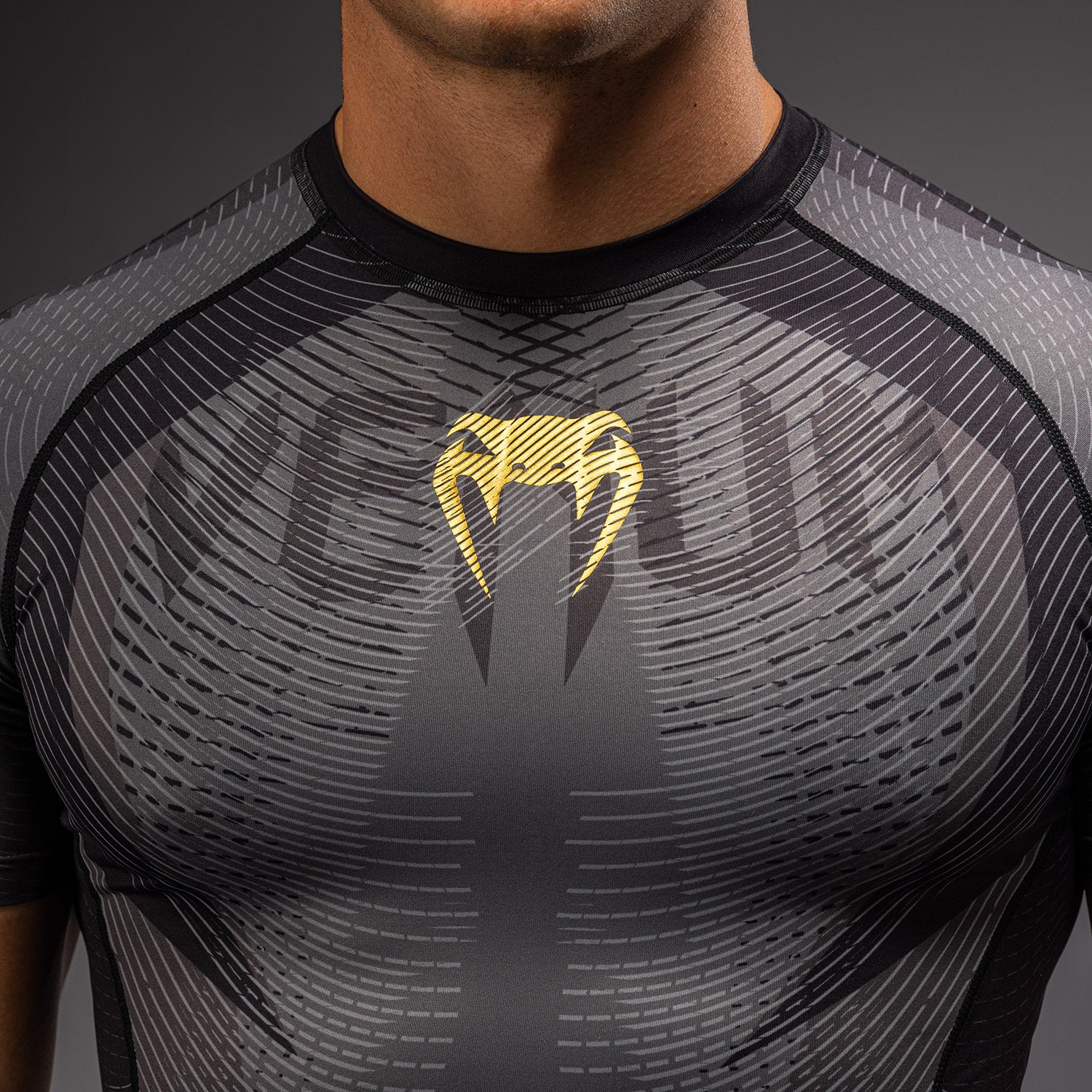 venum-galactic-3-0-kurzarm-rashguard-herren-schwarz-gold image 5