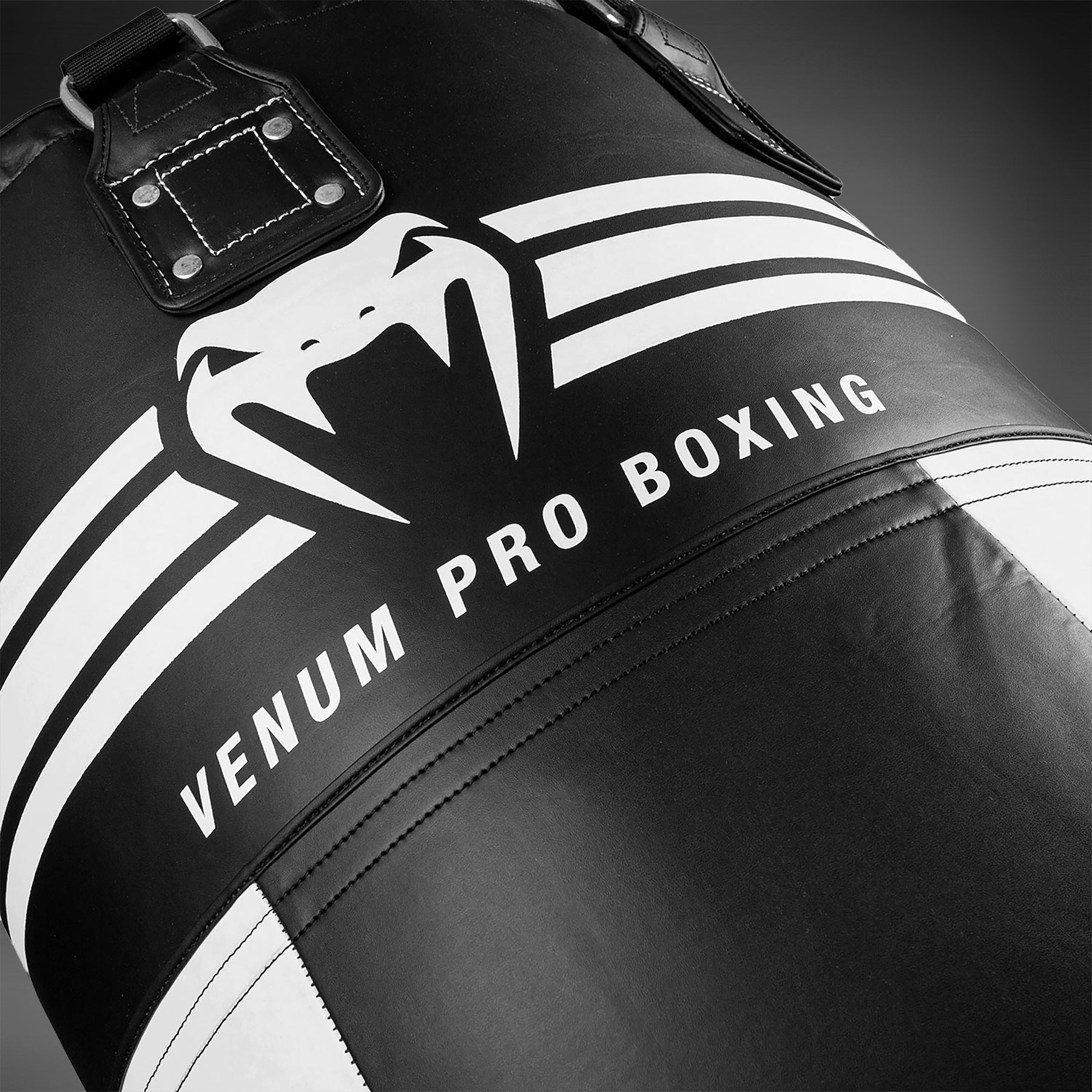 venum-t-shape-punch-bag-boxsack-schwarz-wei image 3