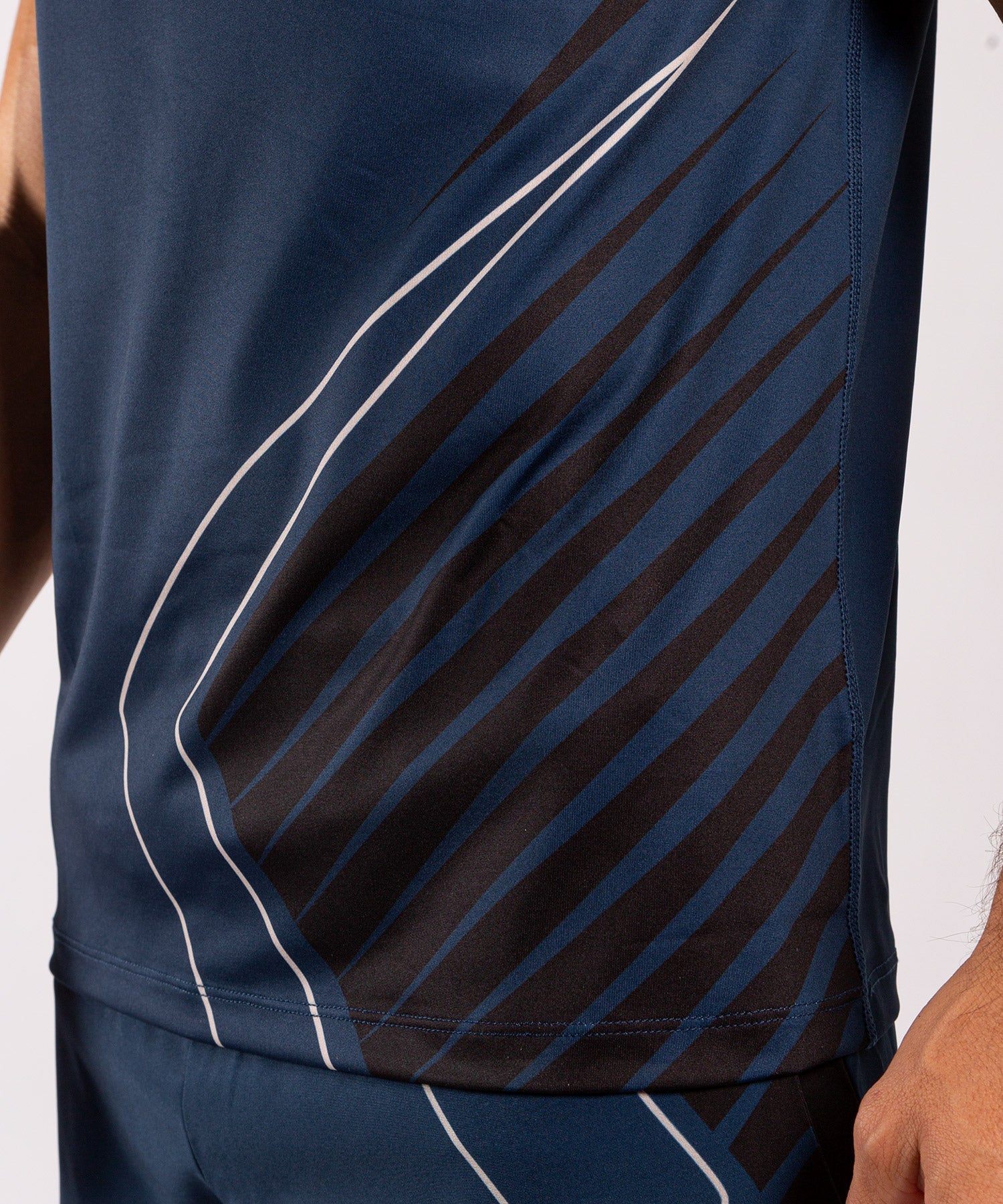 venum-contender-5-0-dry-tech-t-shirt-marineblau-sand image 8