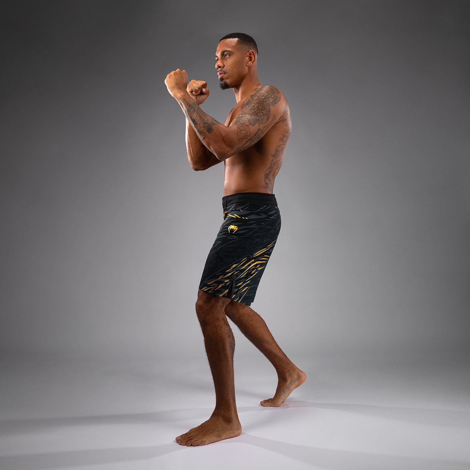 ufc-fusion-by-venum-authentic-fight-night-fight-short-long-fit-herren-champion-s image 6