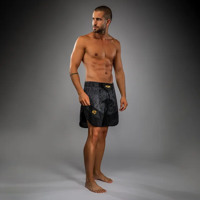 venum-x-chimaev-fightshorts-schwarz-grau image 1