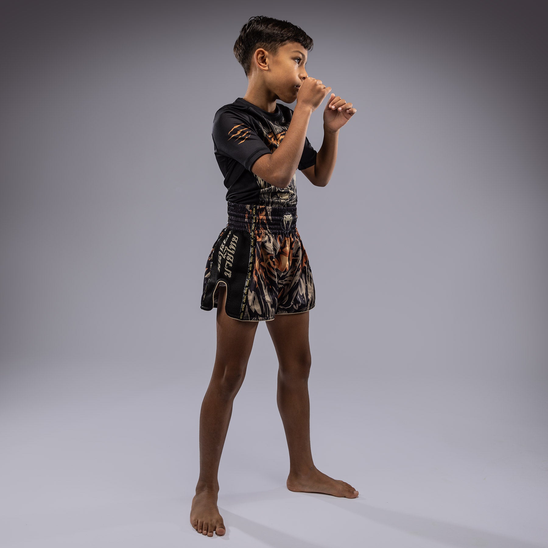 venum-tiger-kinder-muay-thai-shorts-schwarz-neon-orange image 5