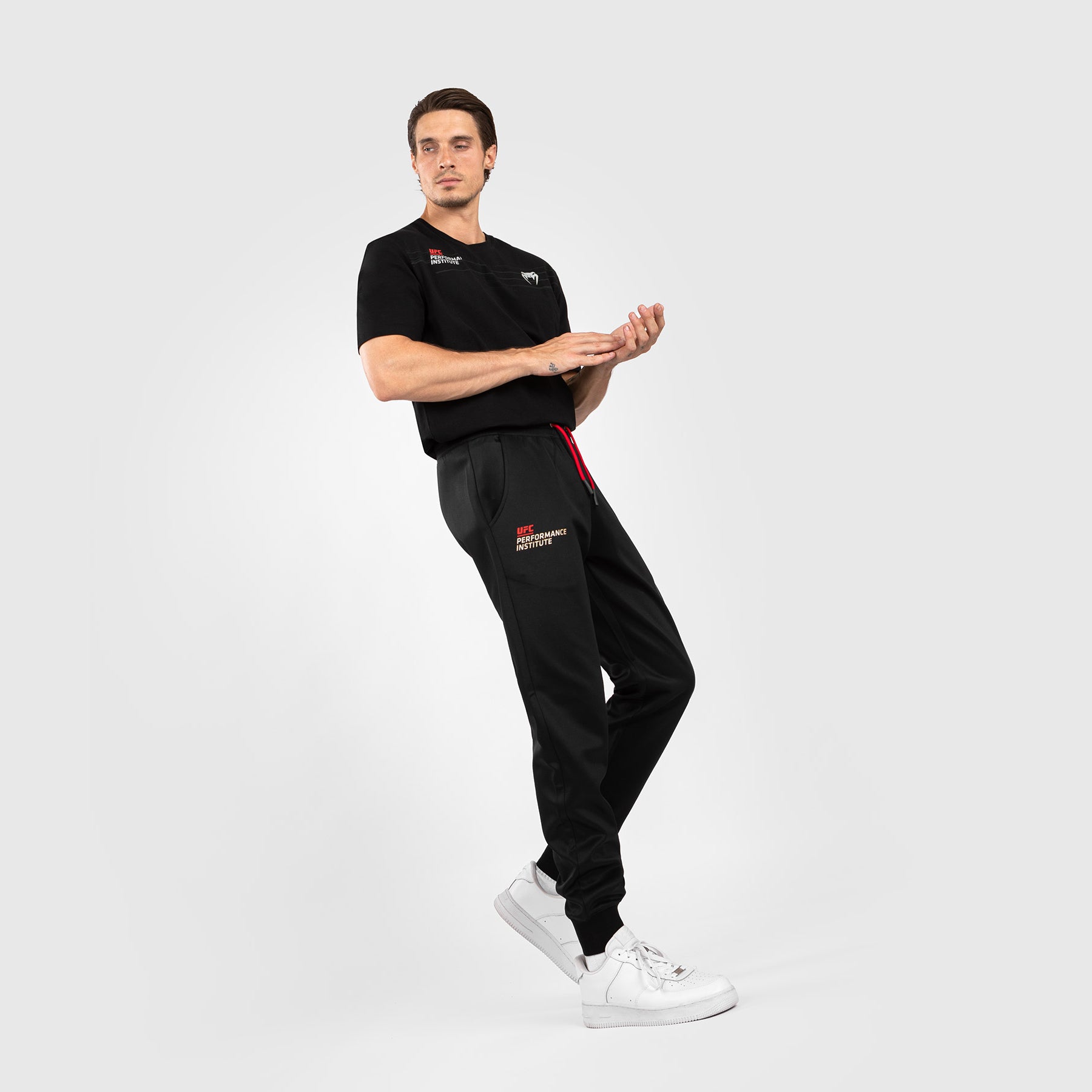venum-ufc-performance-institute-2-0-herren-hose-schwarz-rot-jogginghose image 2