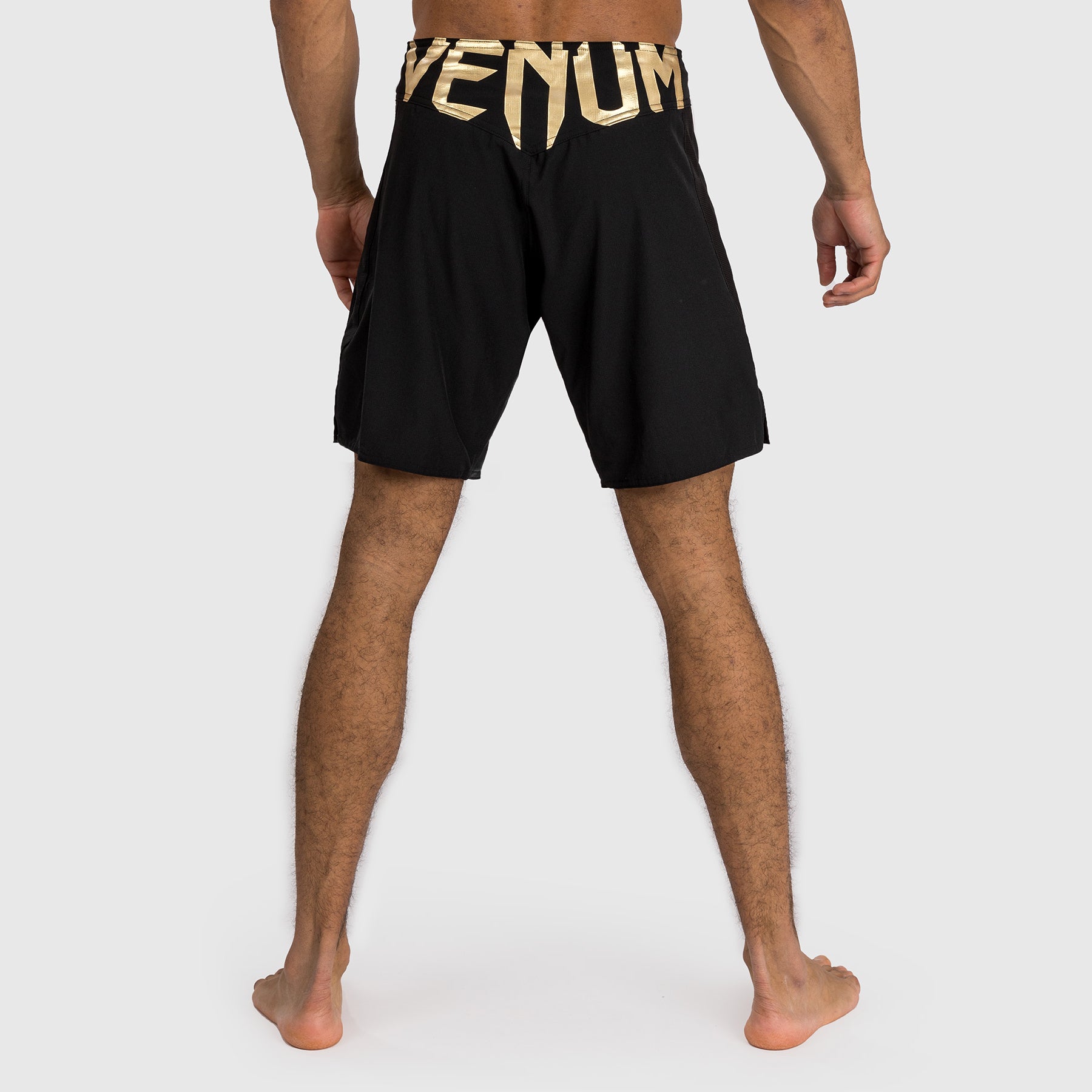 venum-light-5-0-fight-shorts-schwarz-gold image 2