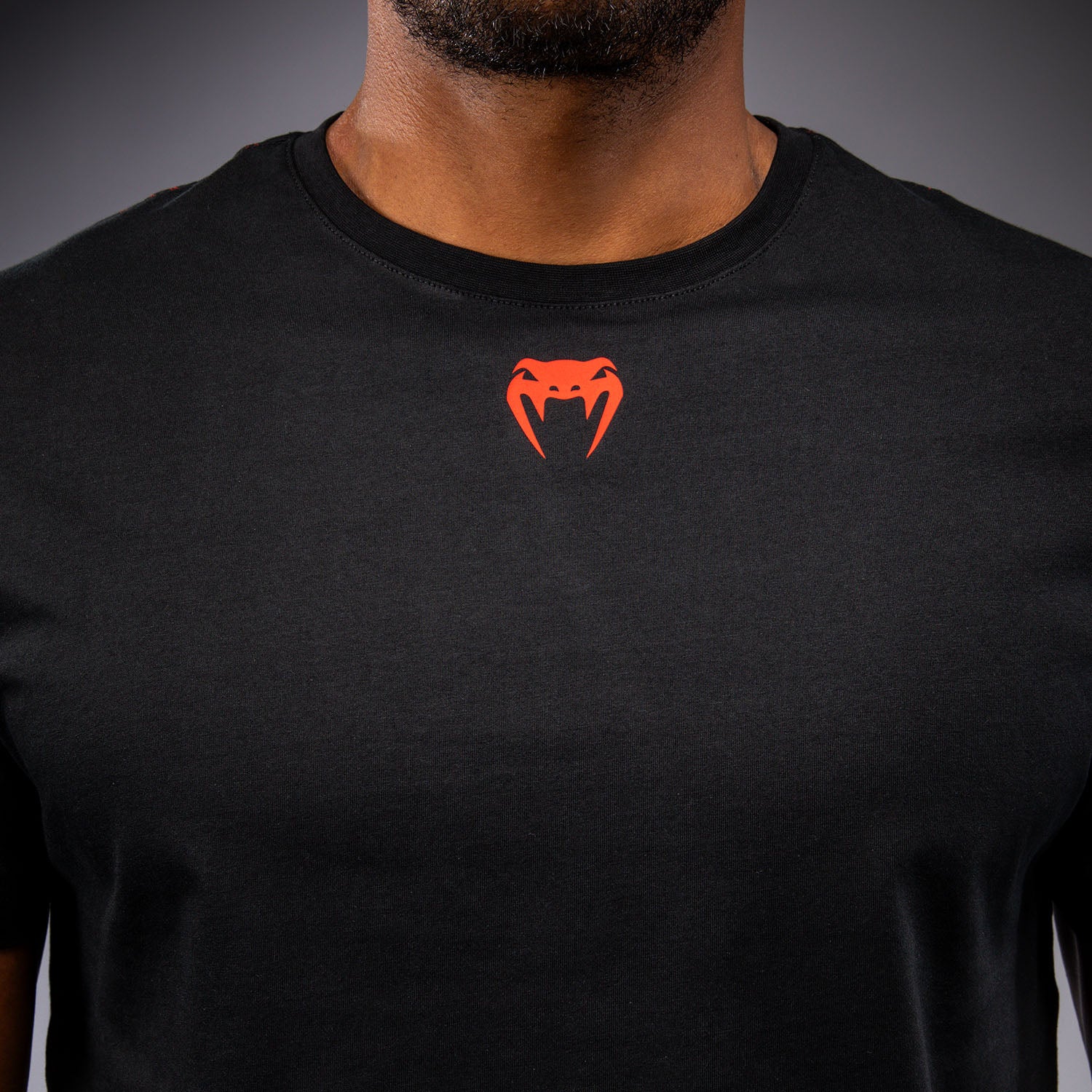 venum-20th-anniversary-t-shirt-schwarz-rot-regular-fit-baumwolle-herren image 6
