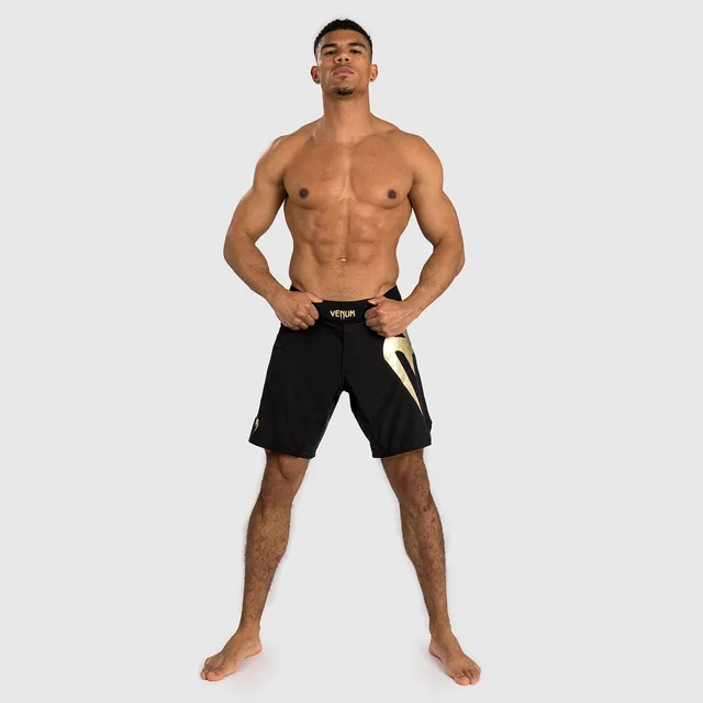 venum-light-5-0-fight-shorts-schwarz-gold image 1