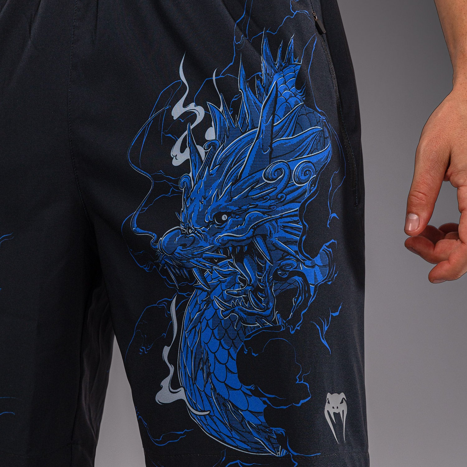 venum-thunder-dragon-trainingsshorts-schwarz-k-nigsblau image 6