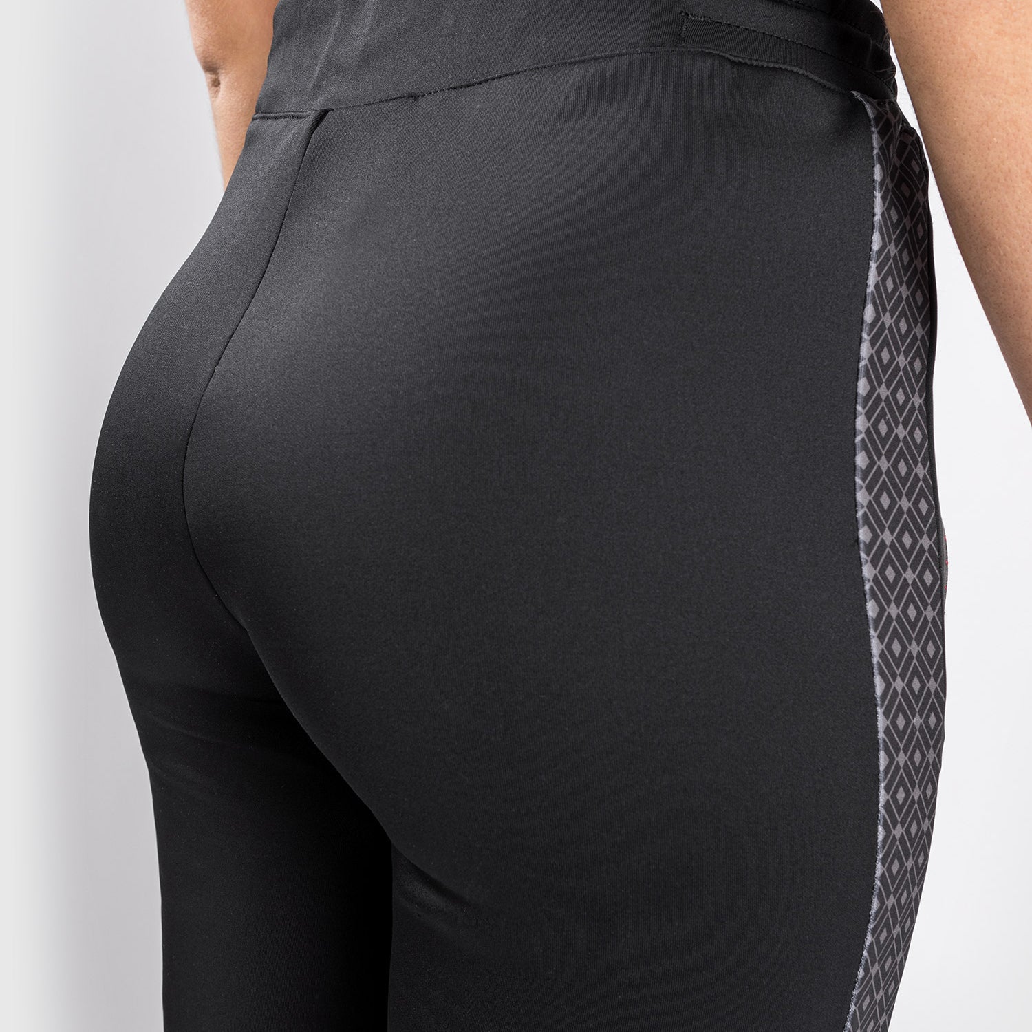 venum-ufc-performance-institute-jogginghose-damen-schwarz-rot image 8