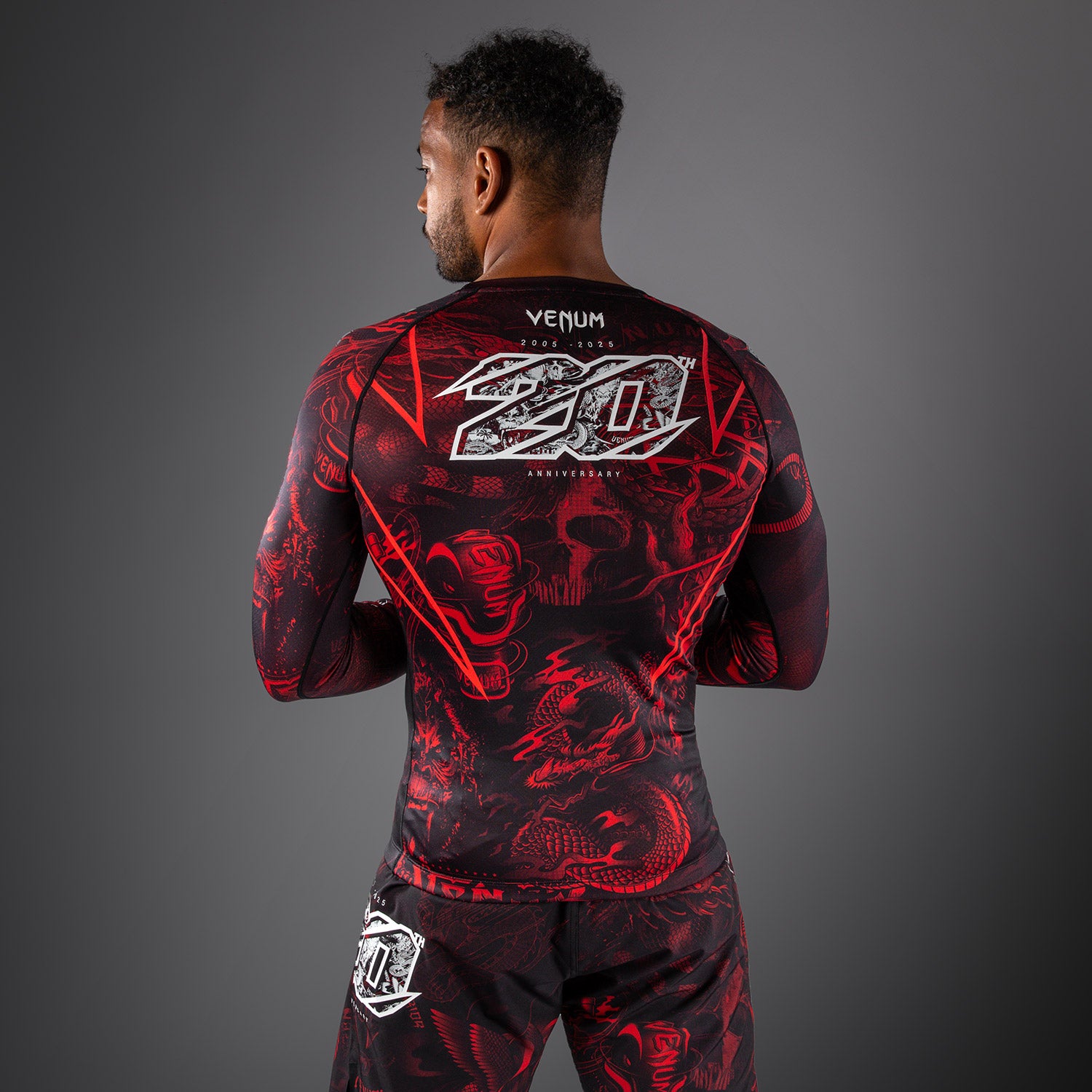 venum-20th-anniversary-langarm-rashguard-herren-schwarz-rot image 3