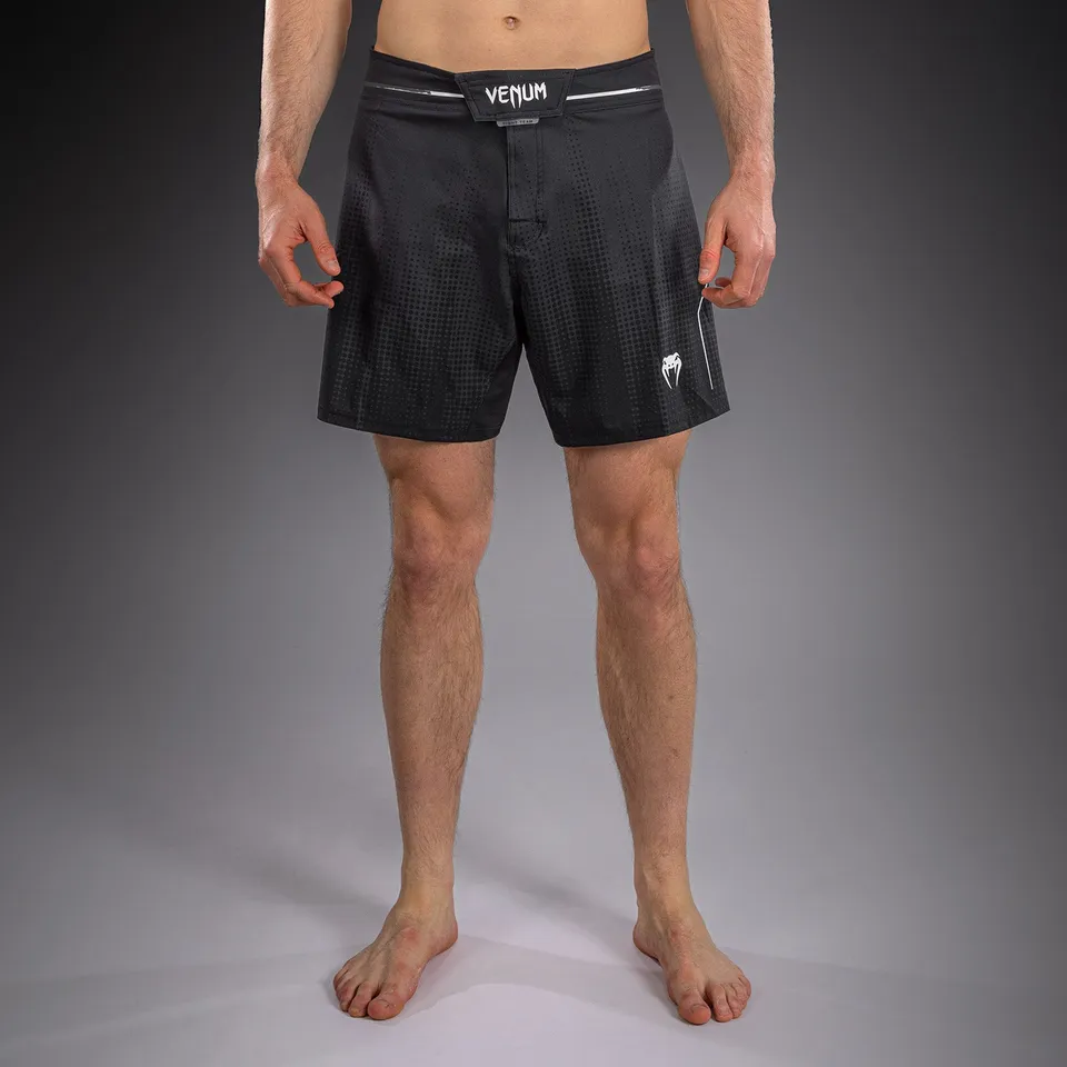 venum-stealth-fightshorts-schwarz-wei image 1
