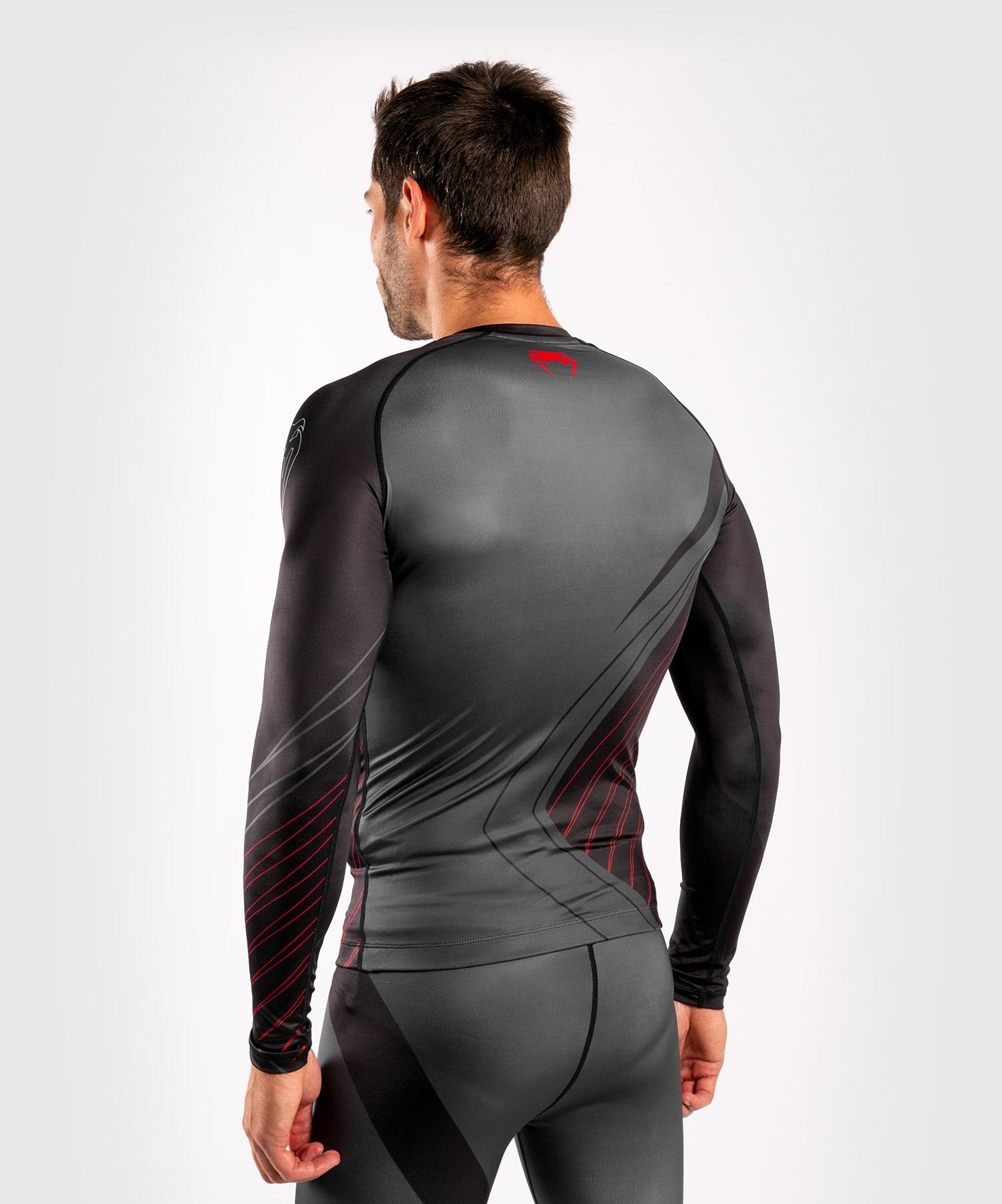 venum-contender-5-0-rashguard-langarm-schwarz-rot image 3