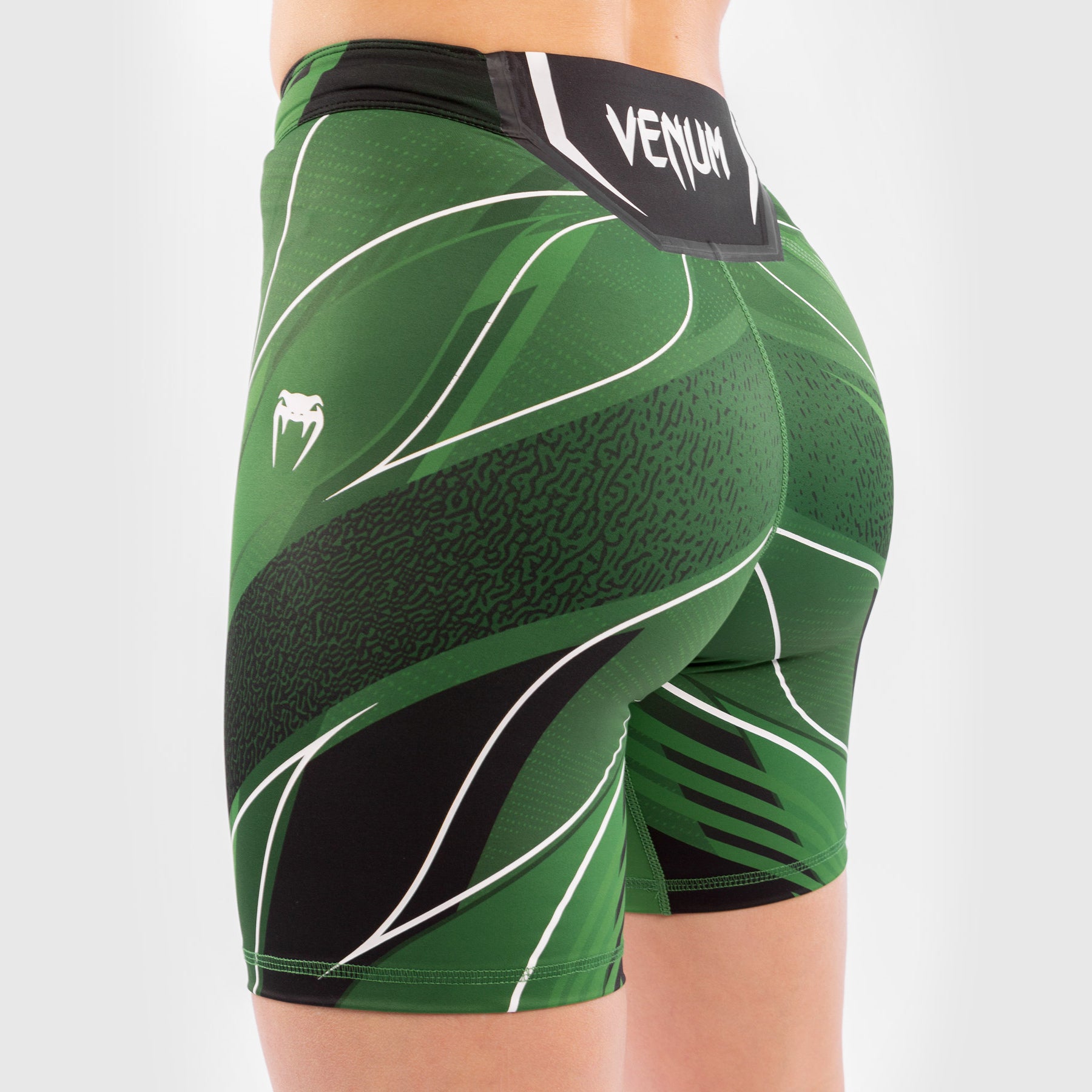 venum-ufc-authentic-fight-night-damen-vale-tudo-shorts-long-fit-gr-n image 7