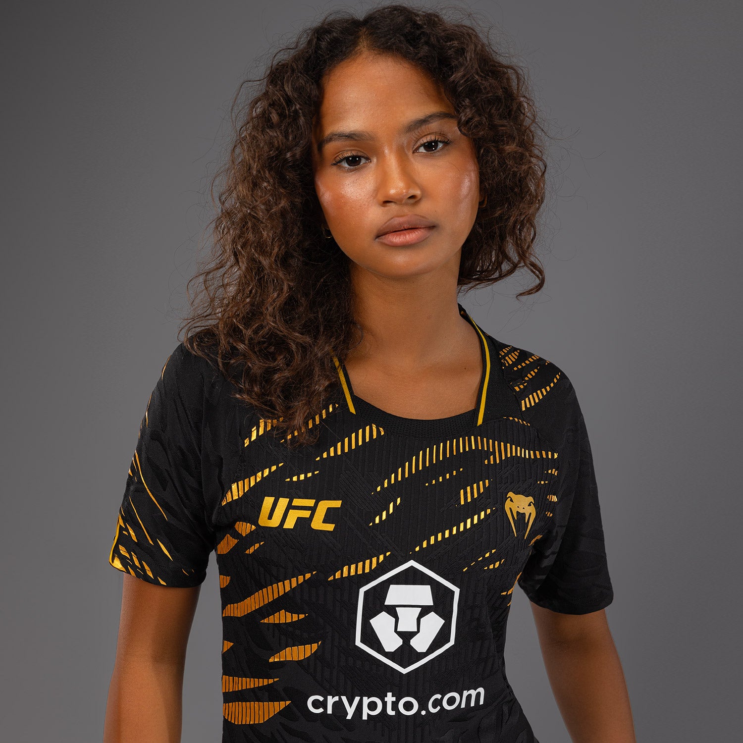 ufc-fusion-by-venum-authentic-fight-night-damen-walkout-jersey-champion image 4