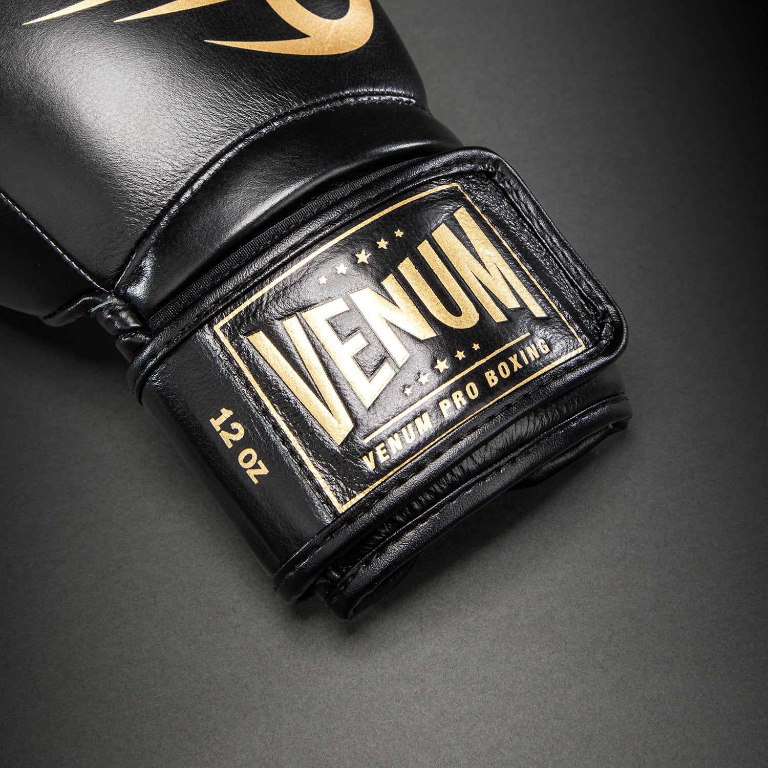 venum-giant-2-0-mike-tyson-pro-boxhandschuhe-schwarz-gold image 3