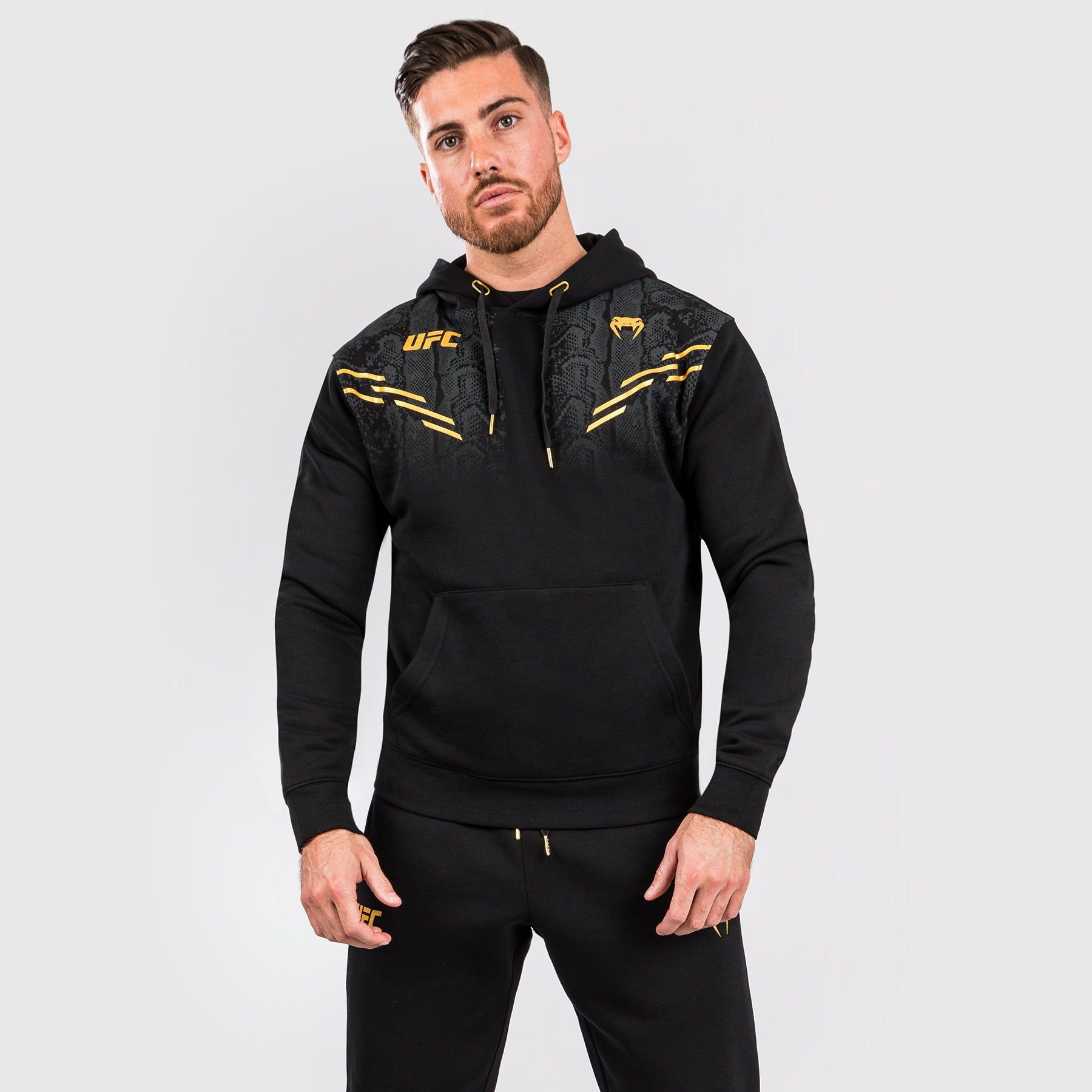 ufc-adrenaline-by-venum-replica-m-nner-pullover-hoodie-champion-schwarz-gold image 6