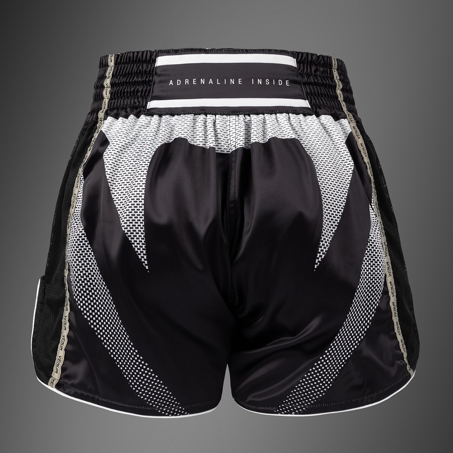 venum-adrenaline-muay-thai-shorts-schwarz-sand image 4