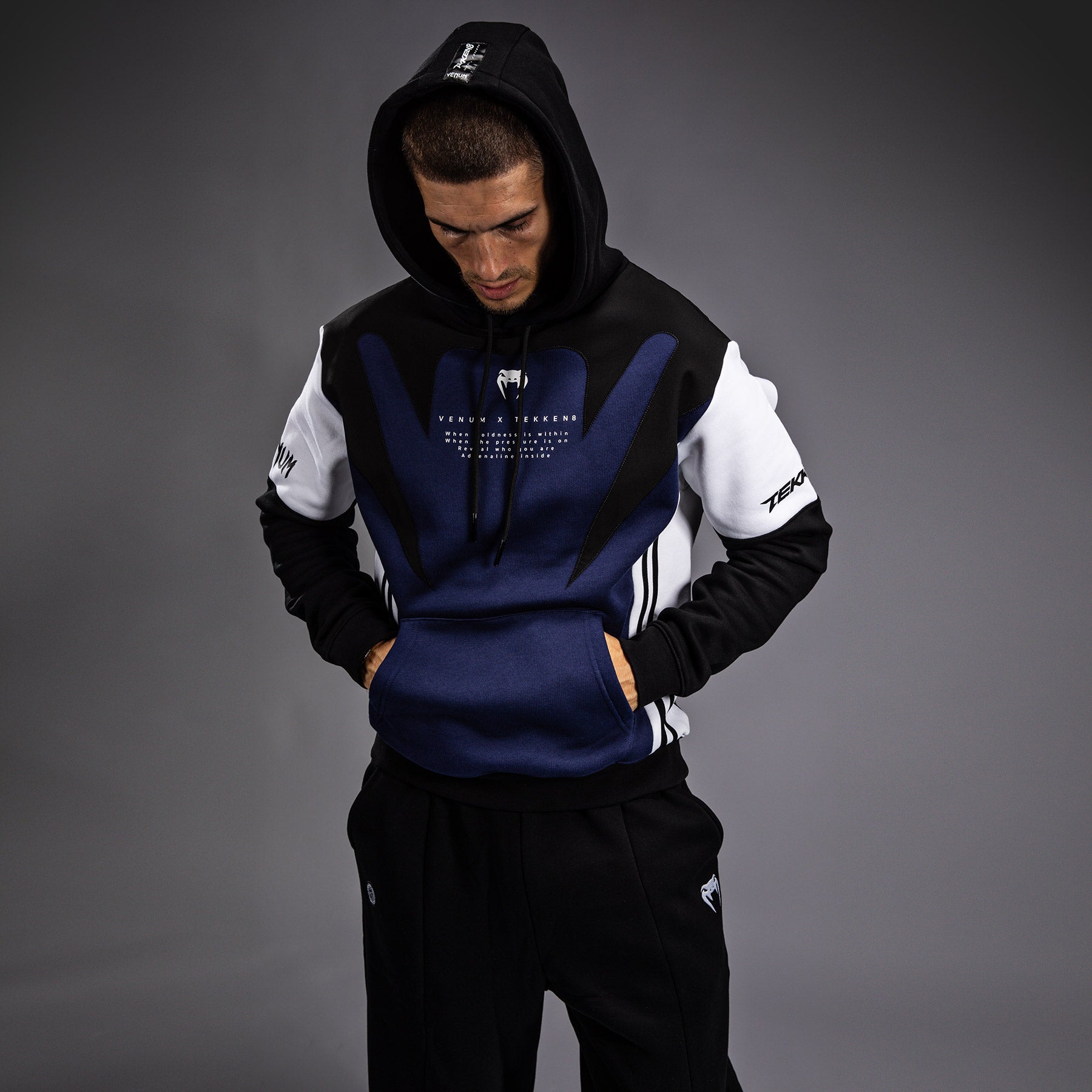 venum-x-tekken-8-jin-kazama-hoodie-blau-schwarz-wei image 4