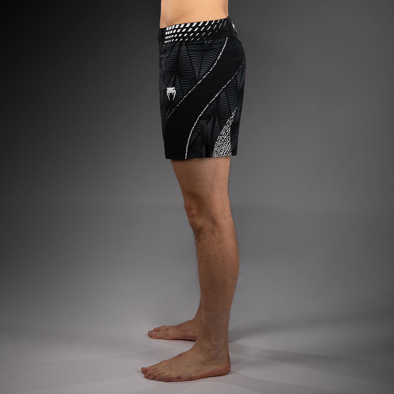 ufc-zenith-by-venum-authentic-fight-night-fight-short-herren-kurz-schwarz image 2