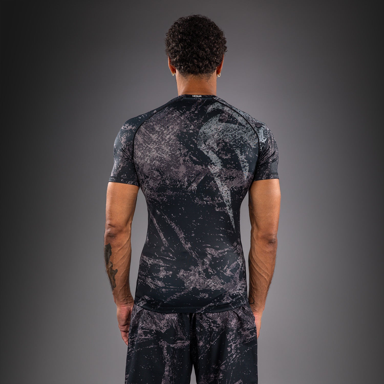 venum-rage-workout-kurzarm-rashguard-schwarz-grau-herren image 4