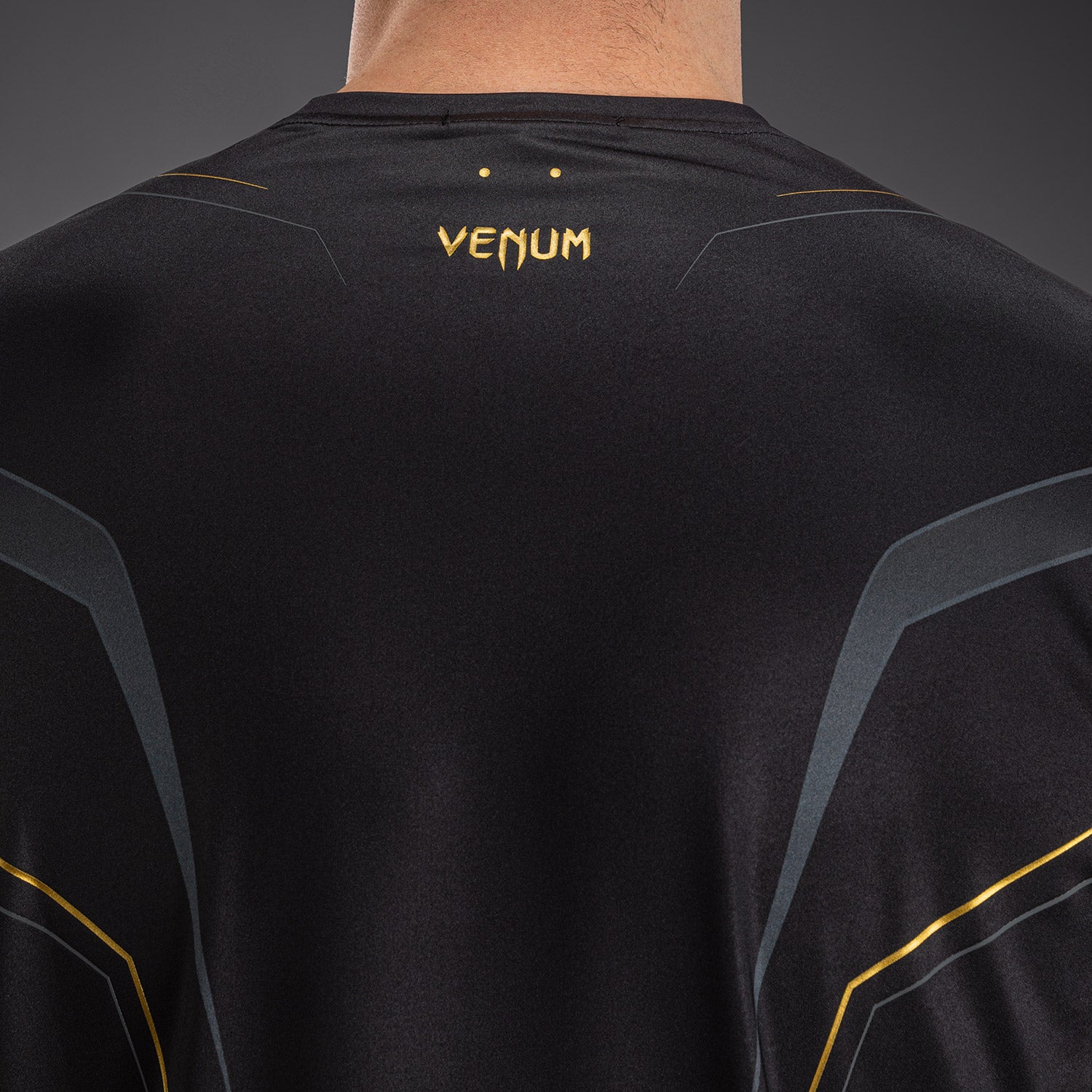 venum-streamline-dry-tech-t-shirt-schwarz-gold image 6