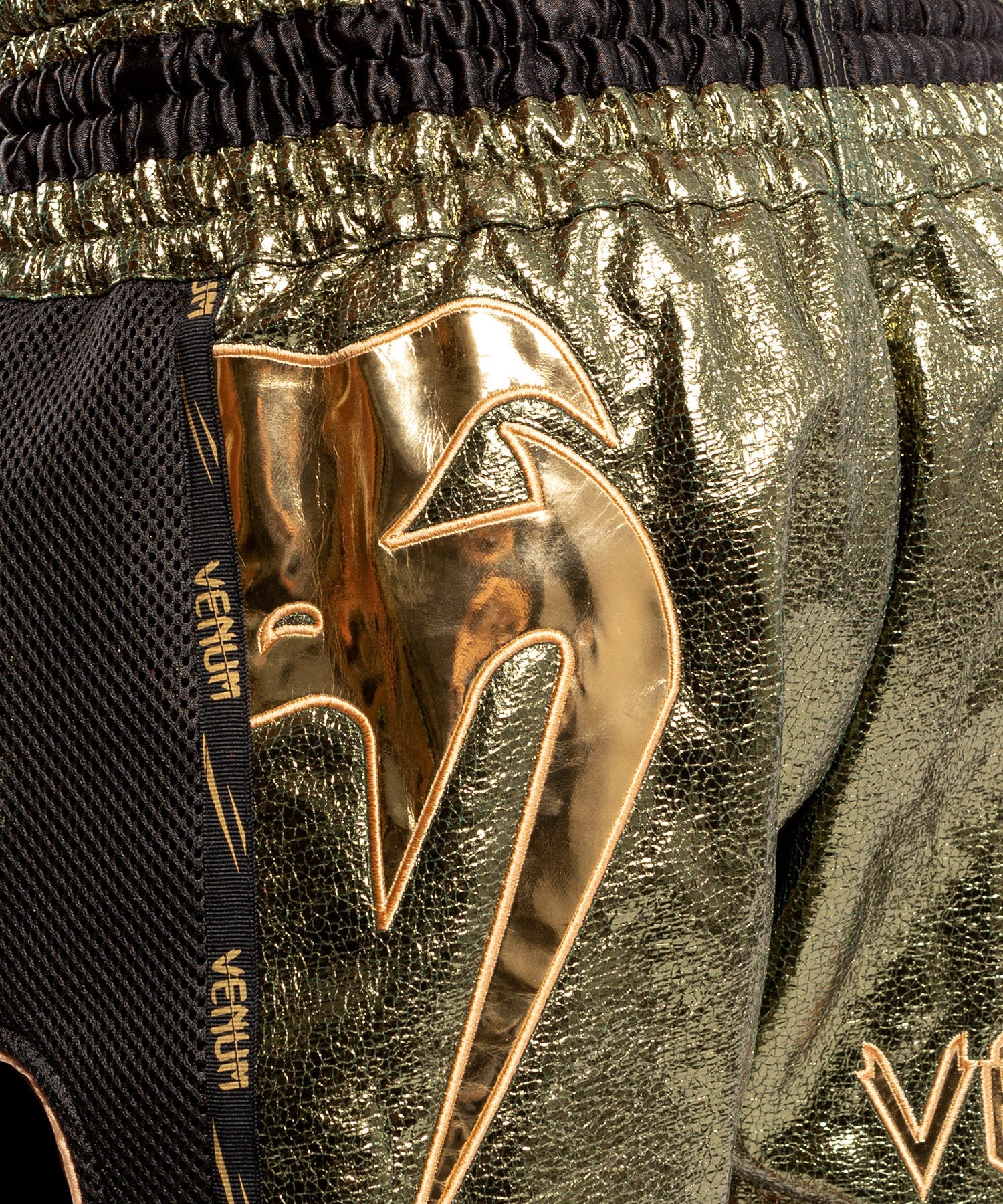 venum-giant-foil-muay-thai-shorts-khaki-gold image 4