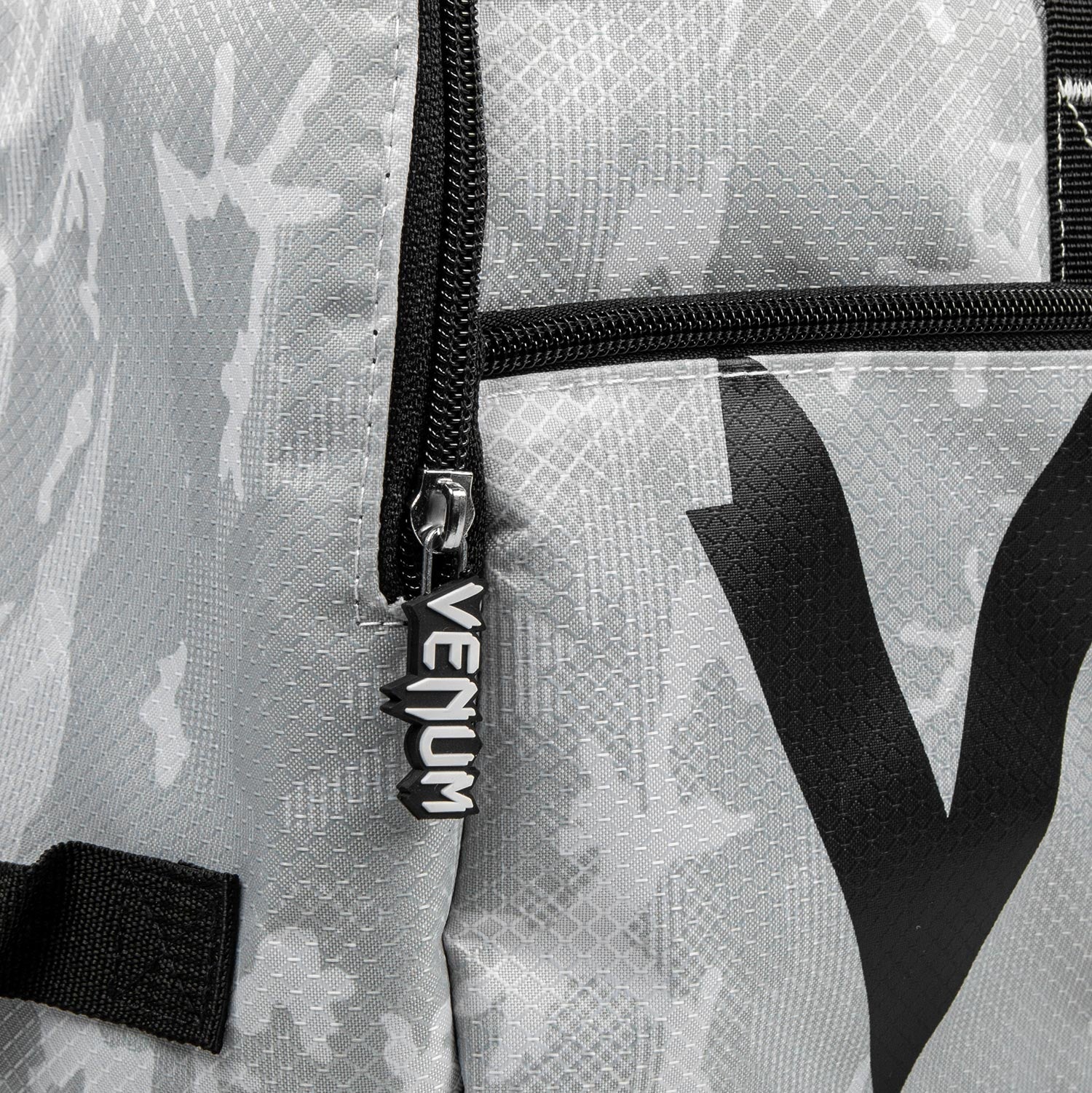 venum-sparring-sporttasche-camo-wei-2 image 6