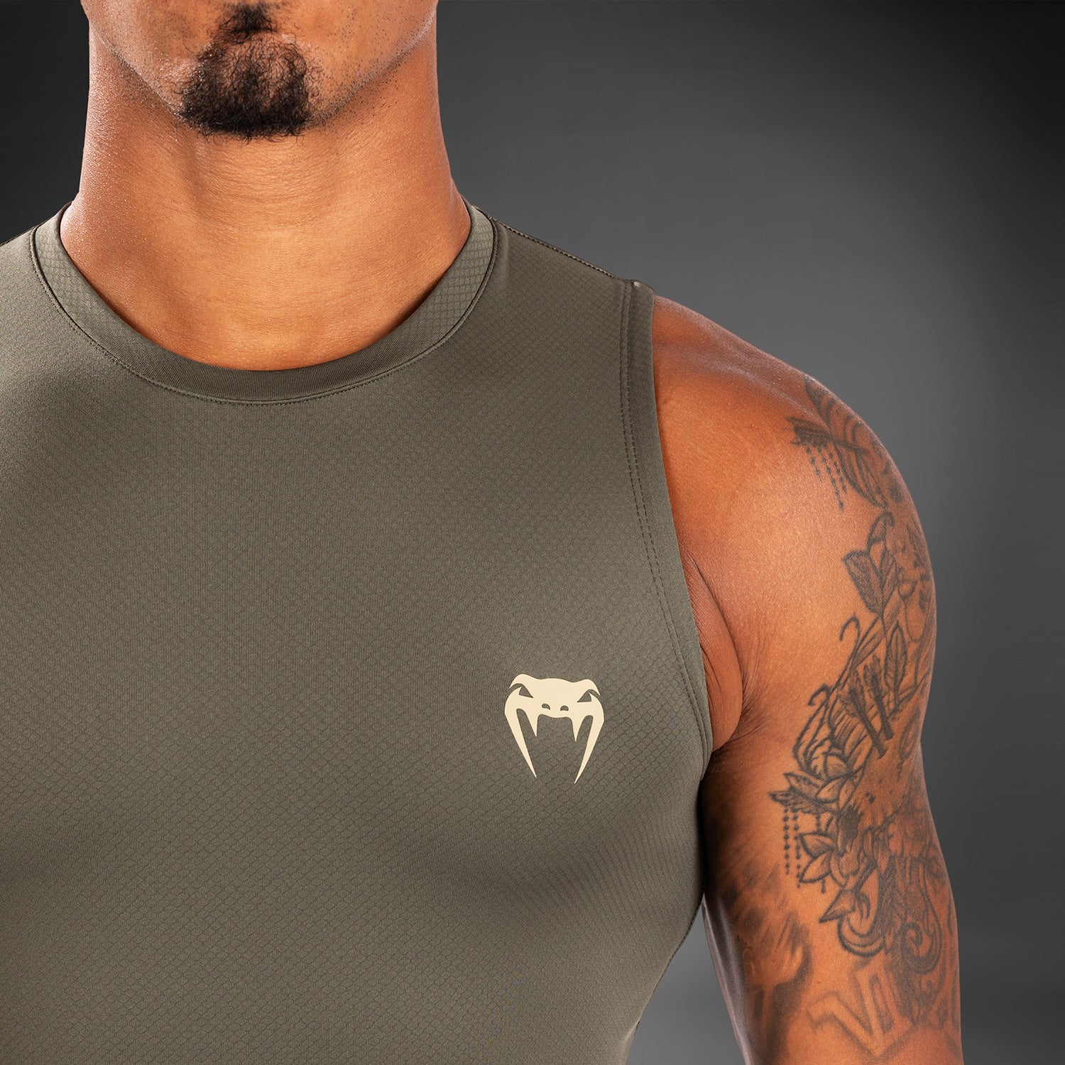 venum-contender-herren-rashguard-rmellos-khaki image 5