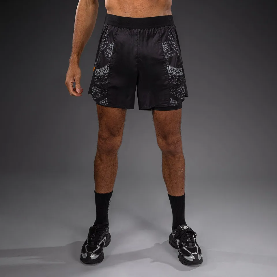 venum-matupa-trainingsshorts-2-in-1-schwarz-grau-gold image 1