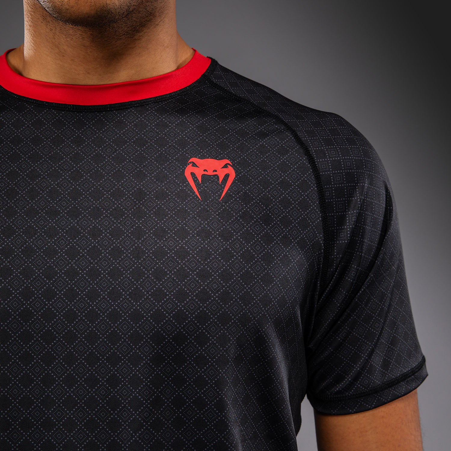 venum-x-roger-gracie-signature-dry-tech-t-shirt-schwarz-rot image 6