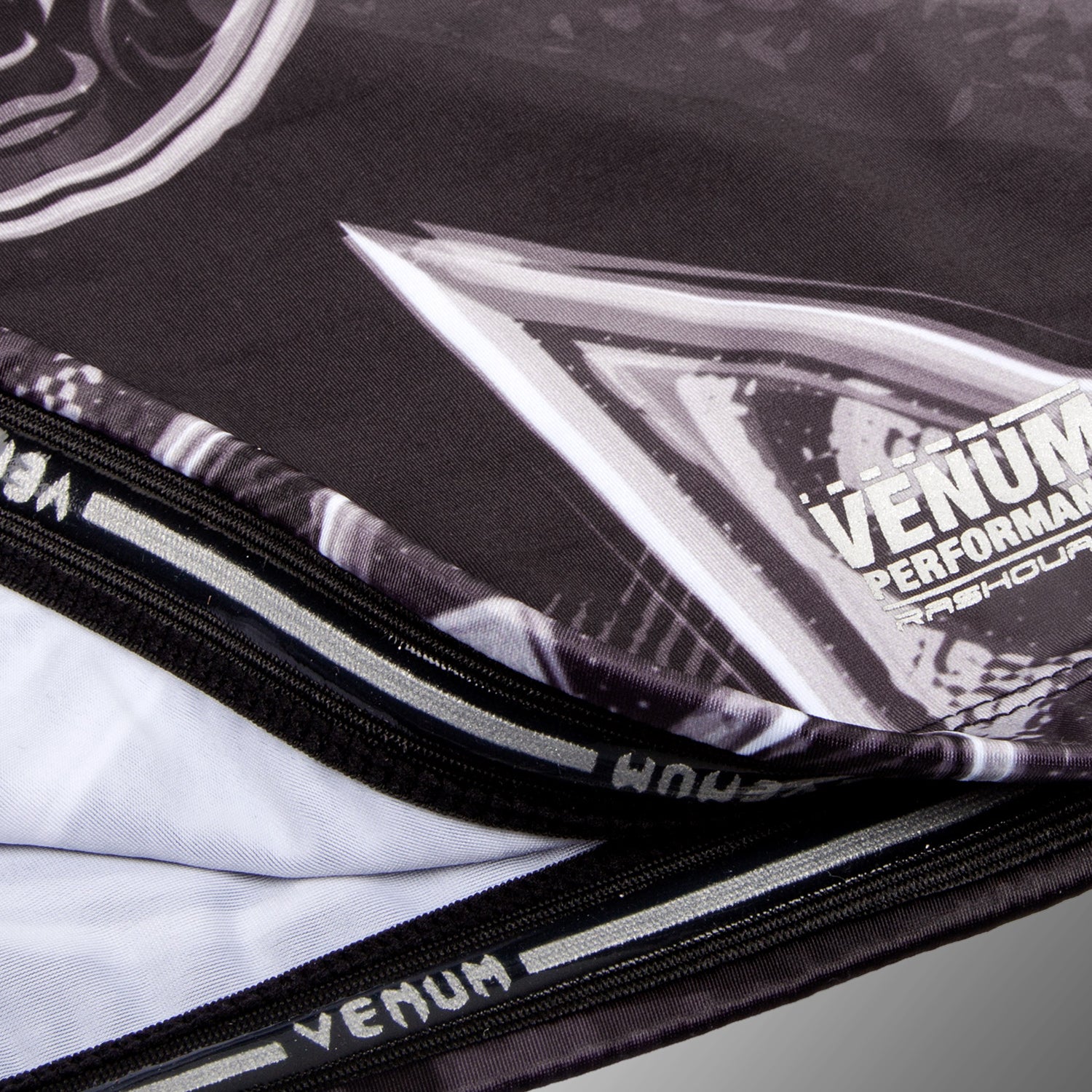 venum-gladiator-3-0-rashguard-langarm-herren-schwarz-wei image 7