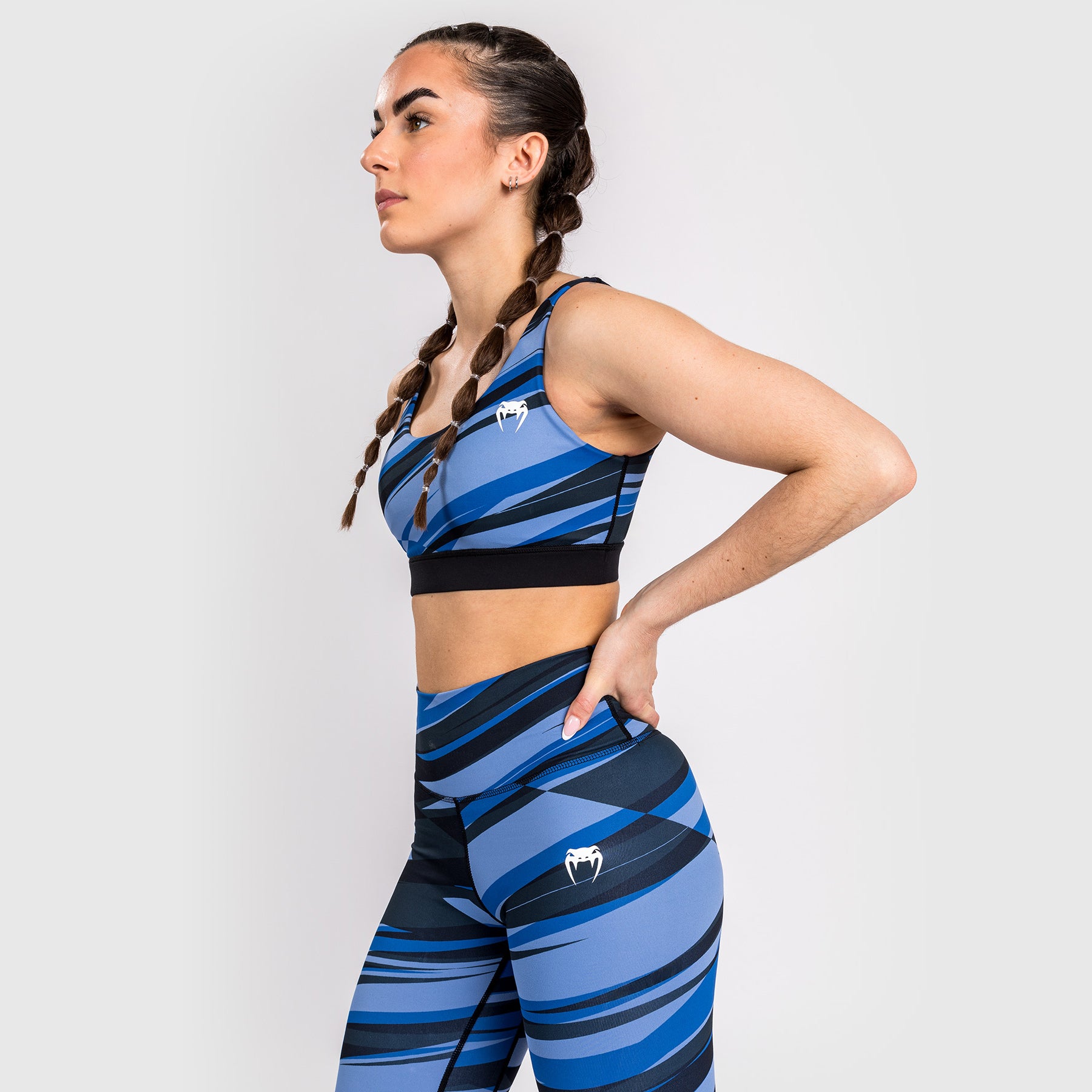 venum-abyss-frauen-sport-bh-schattenblau-schwarz image 2